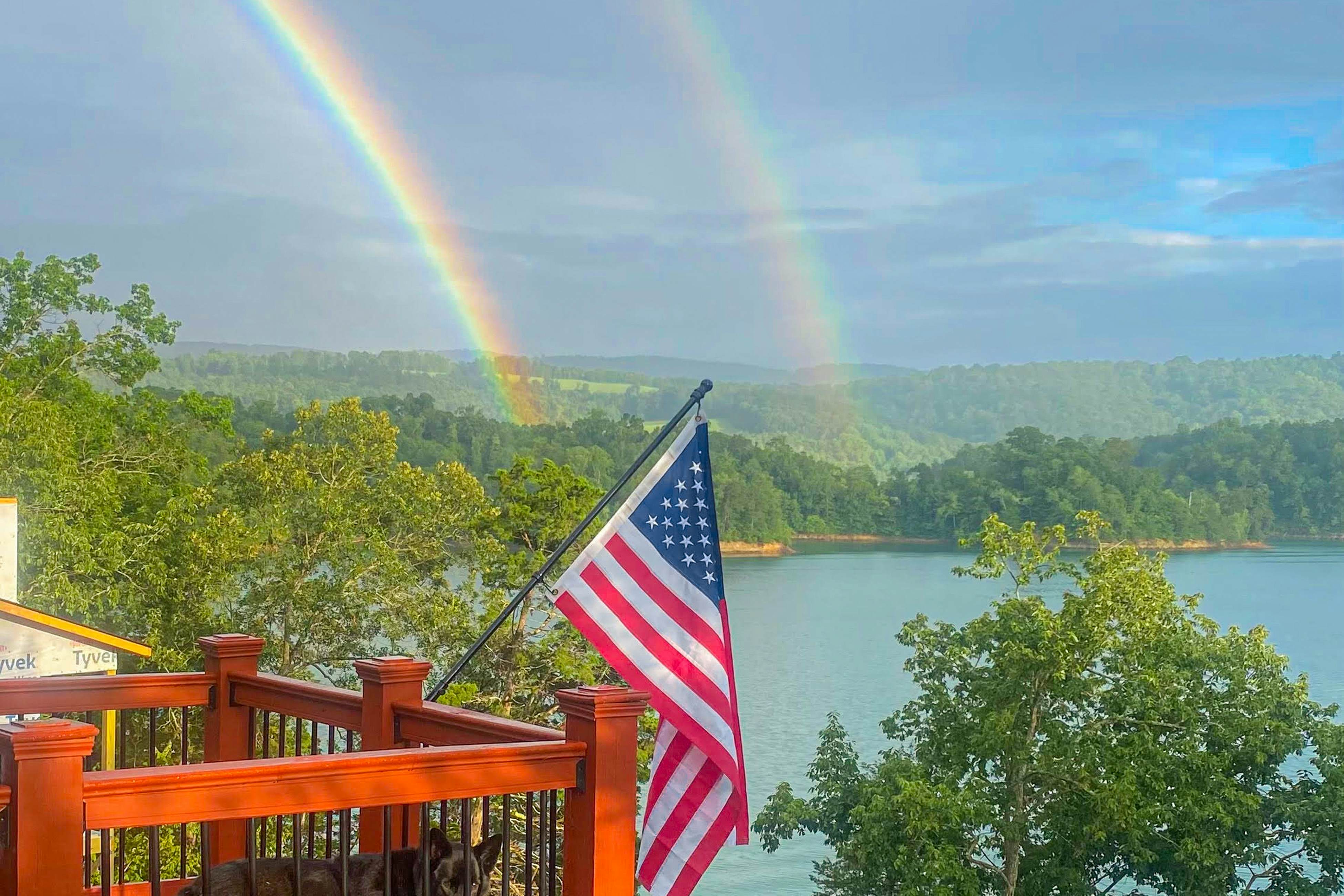 6BR Lakefront Retreat・Dock・Hot Tub・Boat Slips