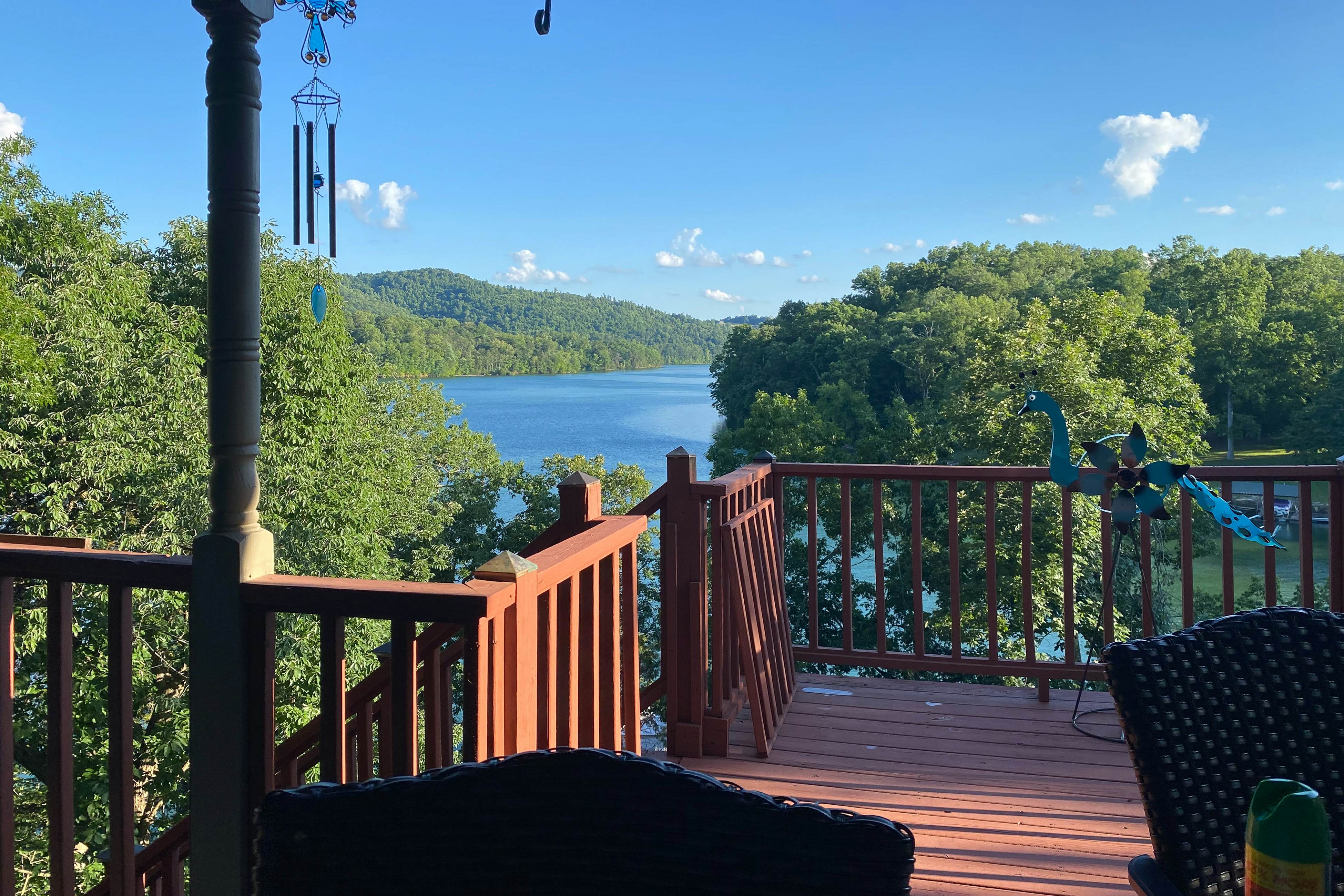 6BR Lakefront Retreat・Dock・Hot Tub・Boat Slips