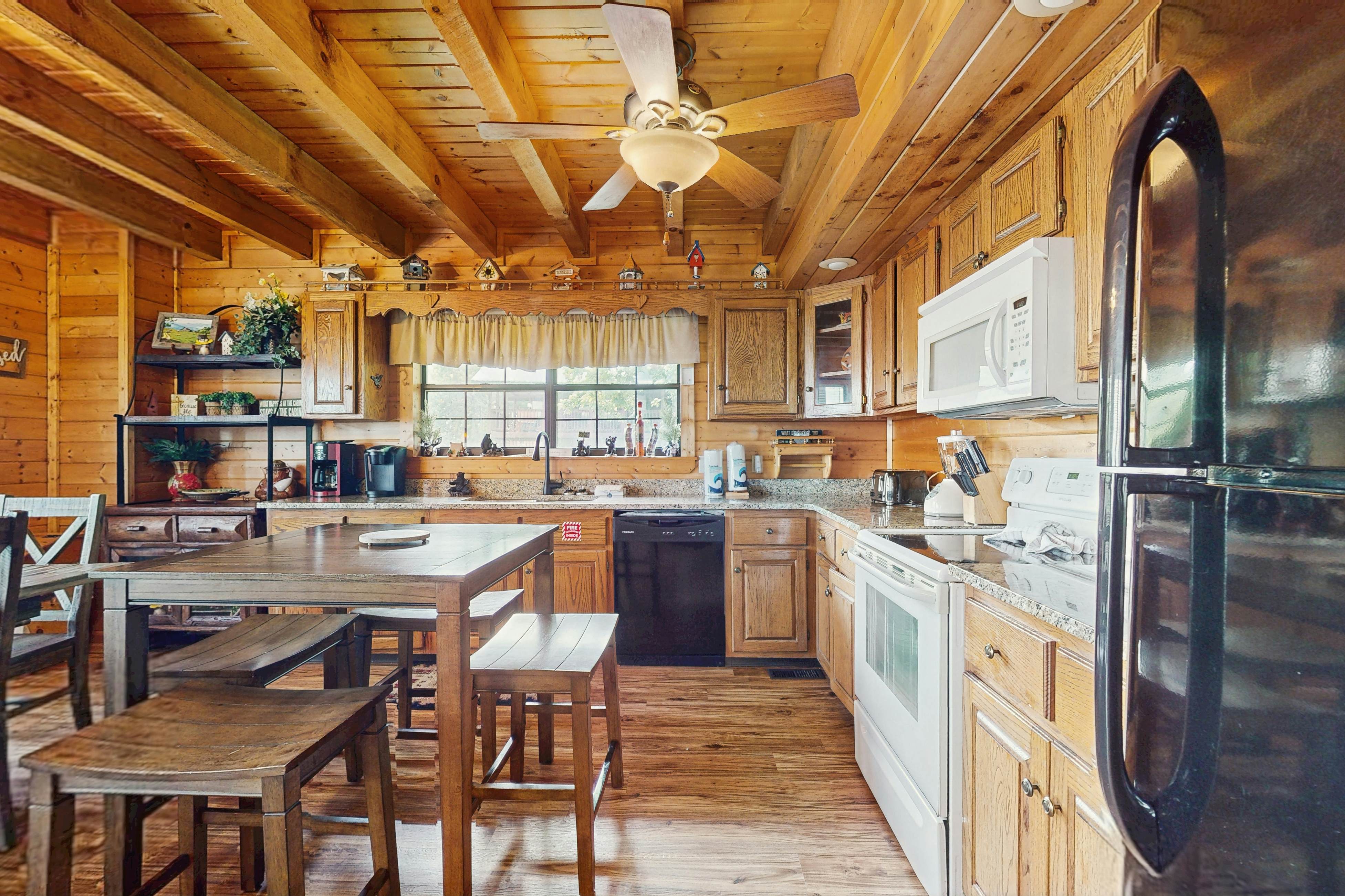 Cozy Home, Sleeps 11・Hot Tub・Games・Near Nat'l Park