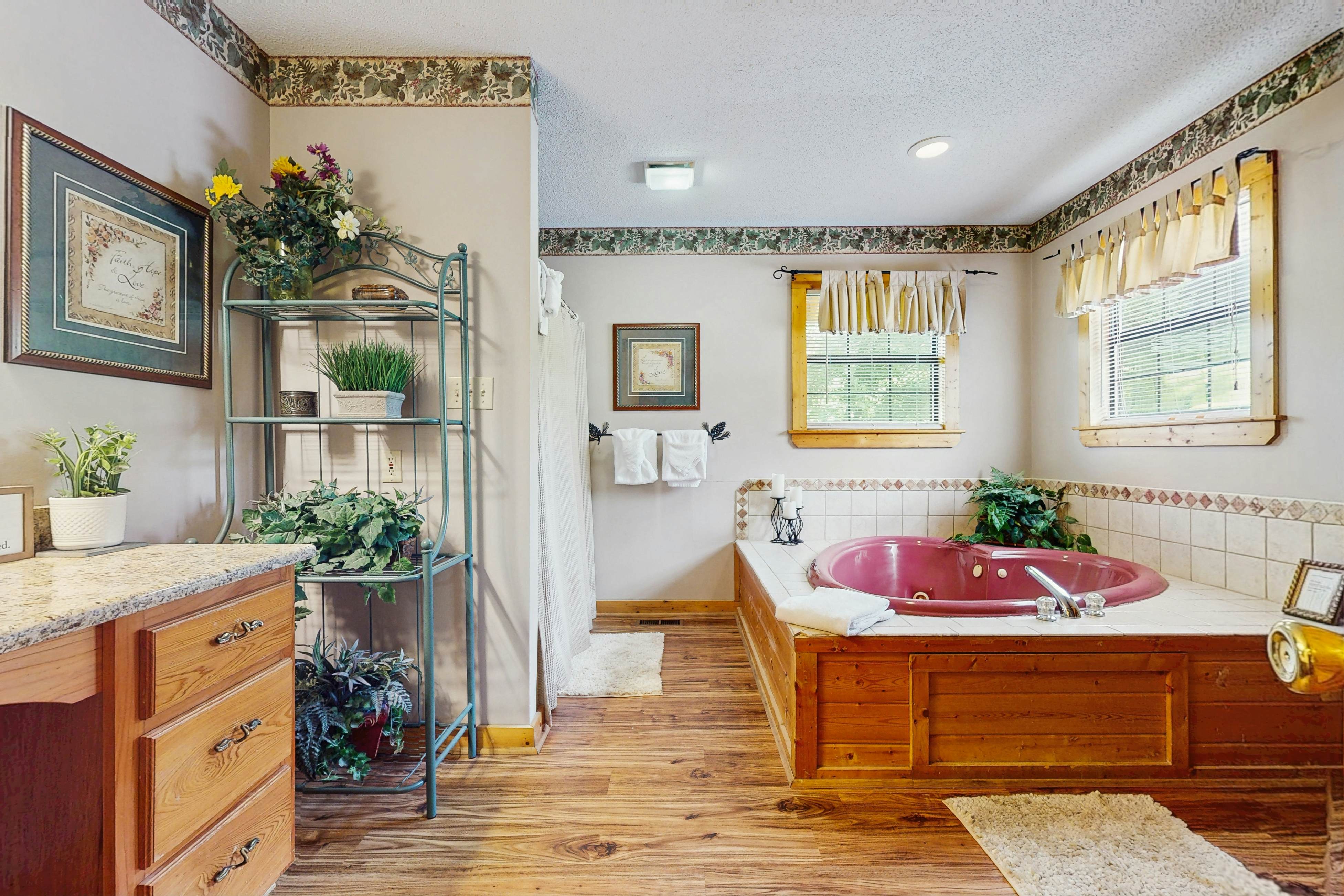 Cozy Home, Sleeps 11・Hot Tub・Games・Near Nat'l Park