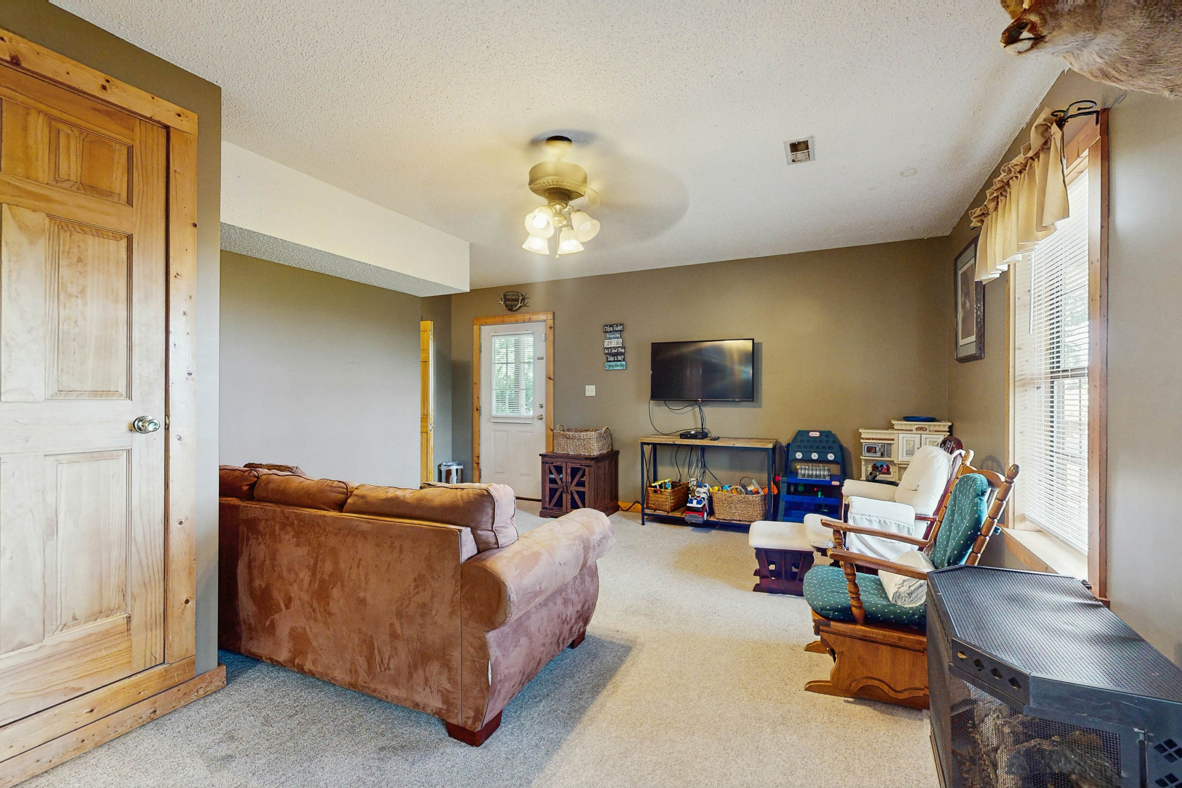 Cozy Home, Sleeps 11・Hot Tub・Games・Near Nat'l Park