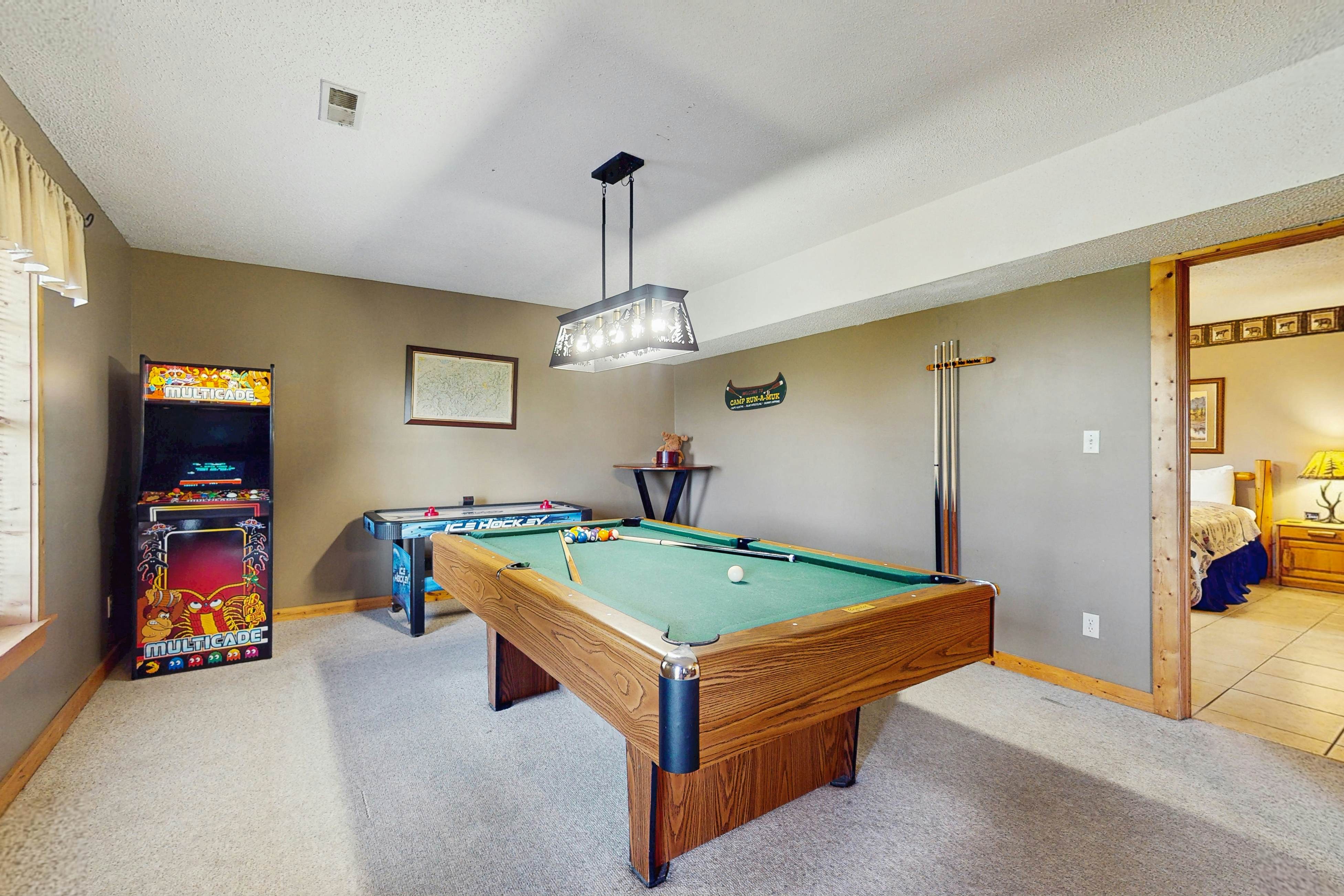 Cozy Home, Sleeps 11・Hot Tub・Games・Near Nat'l Park