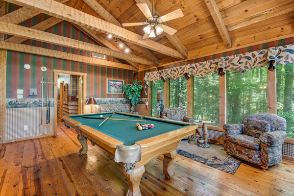 Serene Cabin Hideaway・Hot Tub・Games・Near Downtown