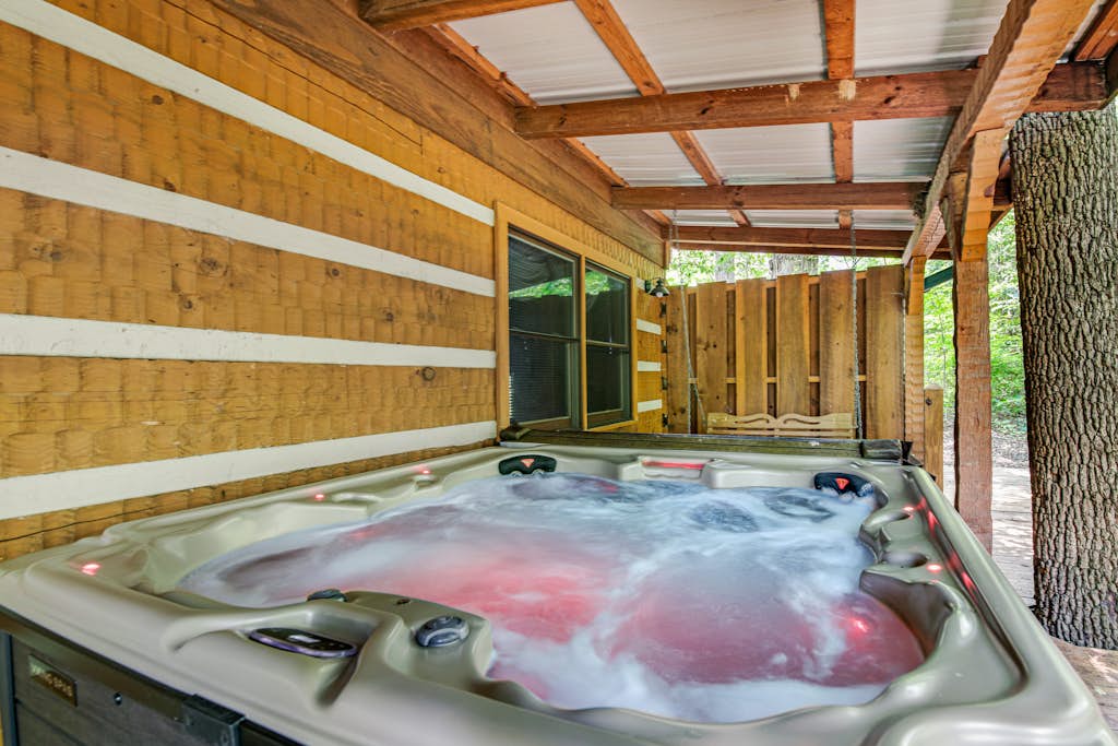 Serene Cabin Hideaway・Hot Tub・Games・Near Downtown