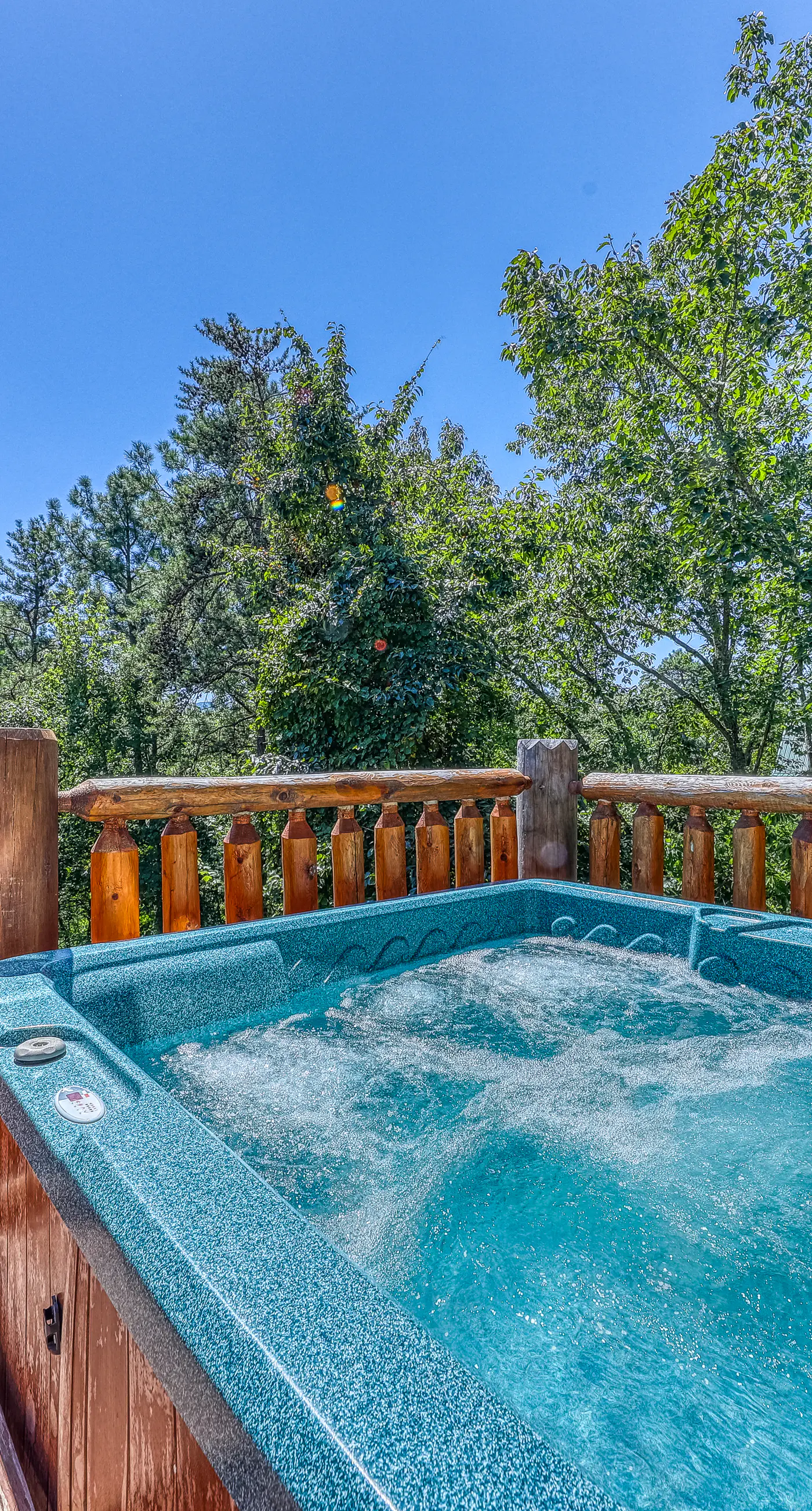 Cozy Cabin, Sleep 13, Hot Tub, Game Room, Superb View