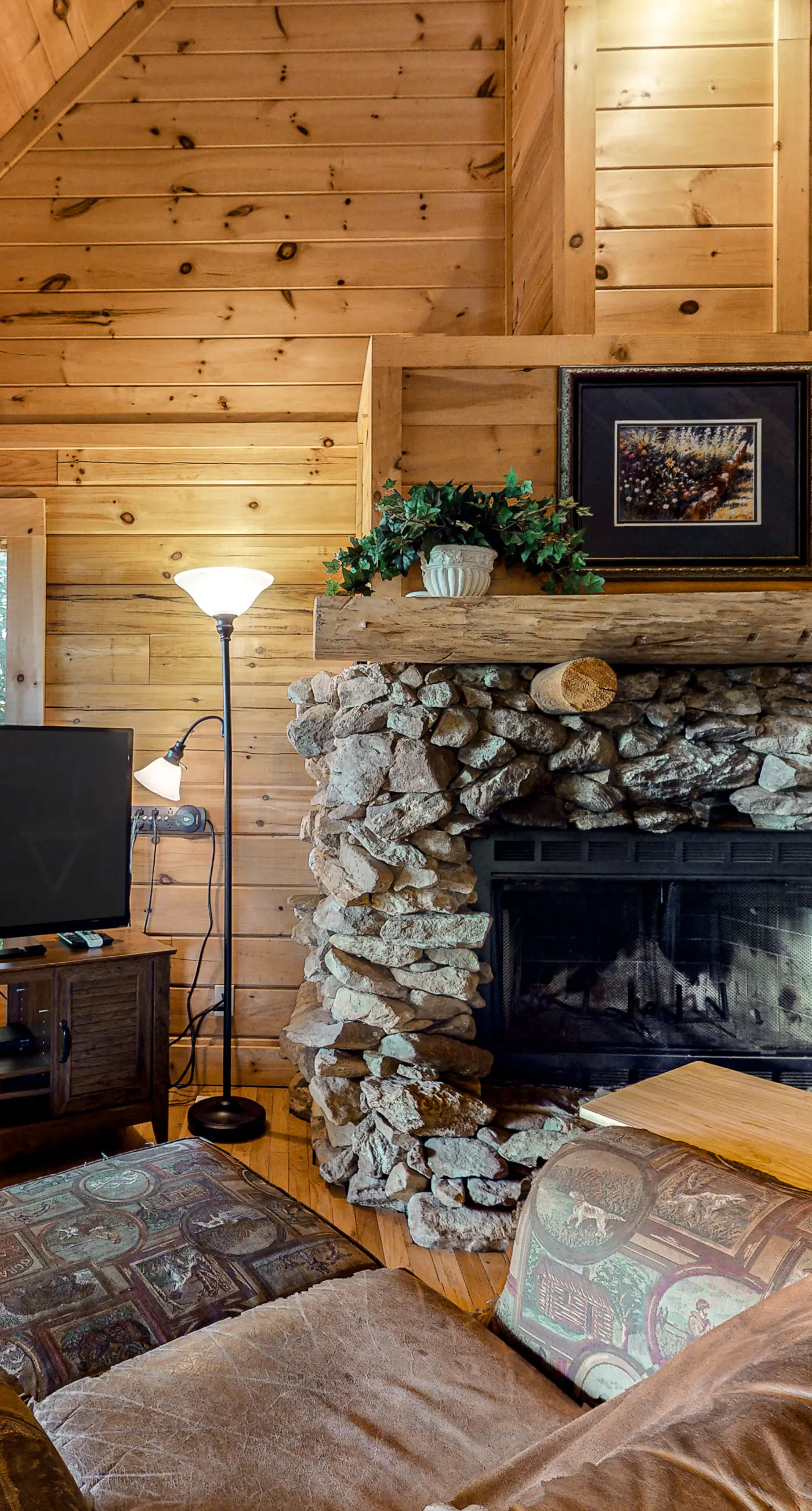 Dog Friendly Mtn Studio Cabin, Sleeps 2・Hot Tub