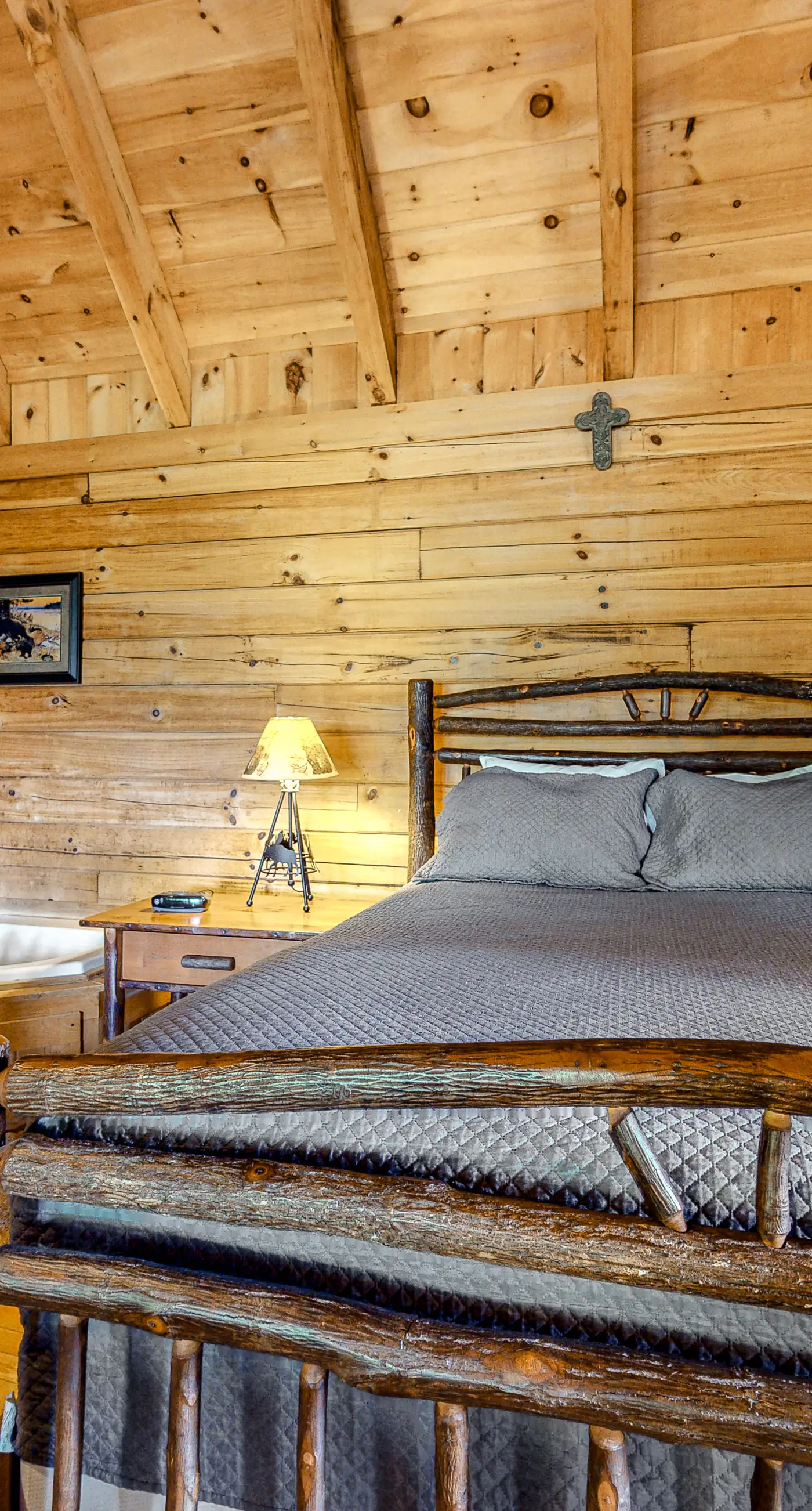 Dog Friendly Mtn Studio Cabin, Sleeps 2・Hot Tub