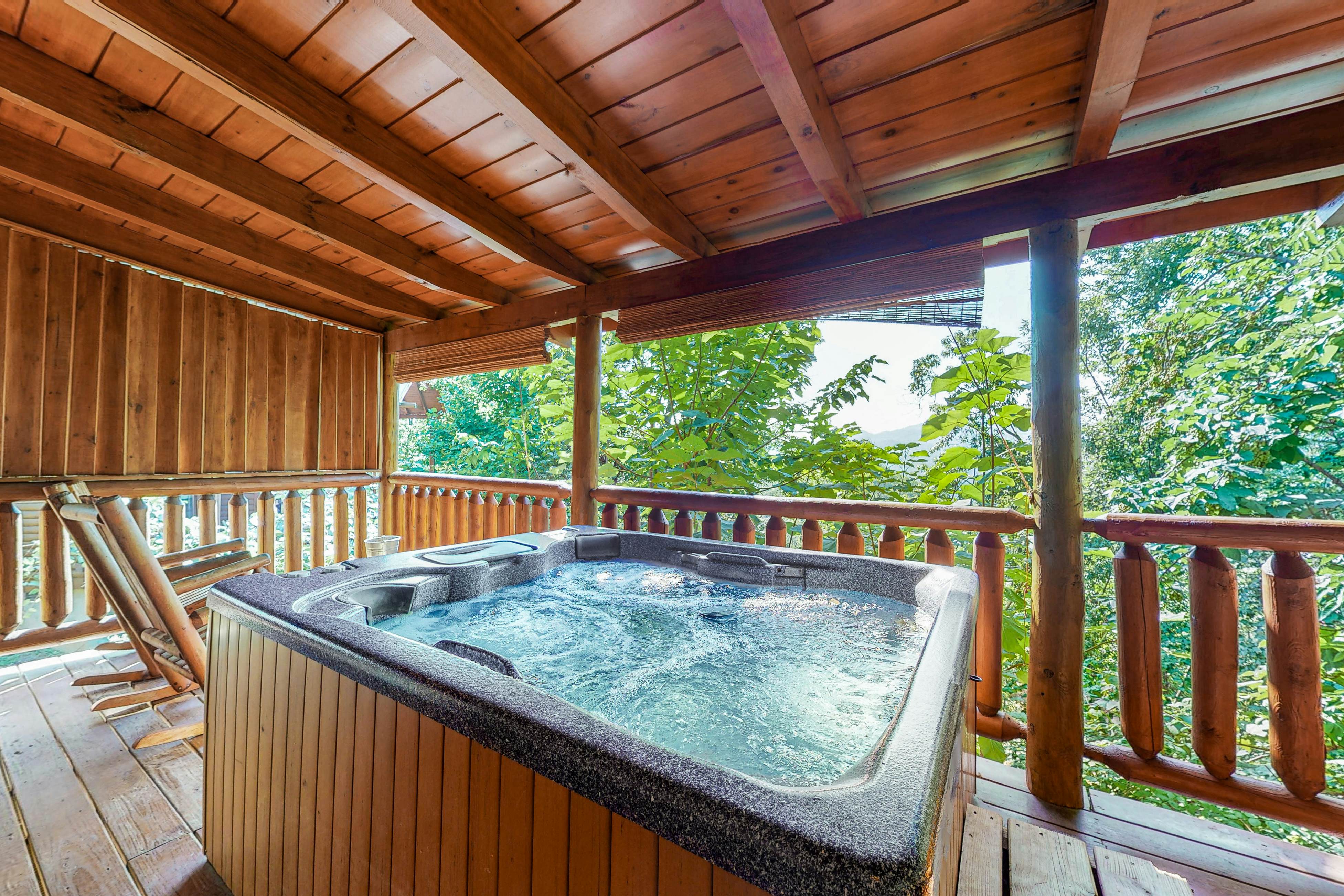 Dog Friendly Mtn Studio Cabin, Sleeps 2・Hot Tub