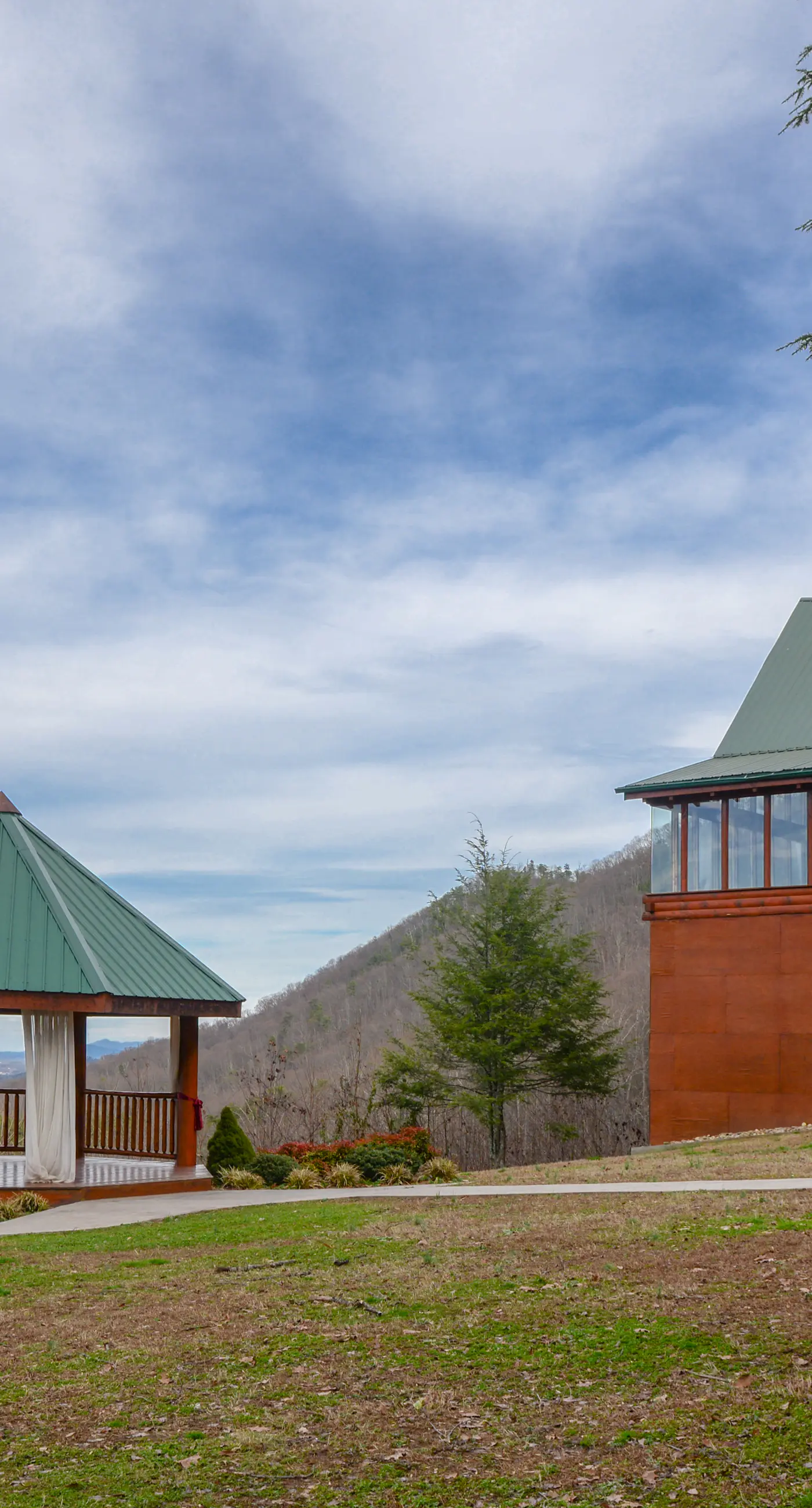 Dog Friendly Mtn Studio Cabin, Sleeps 2・Hot Tub