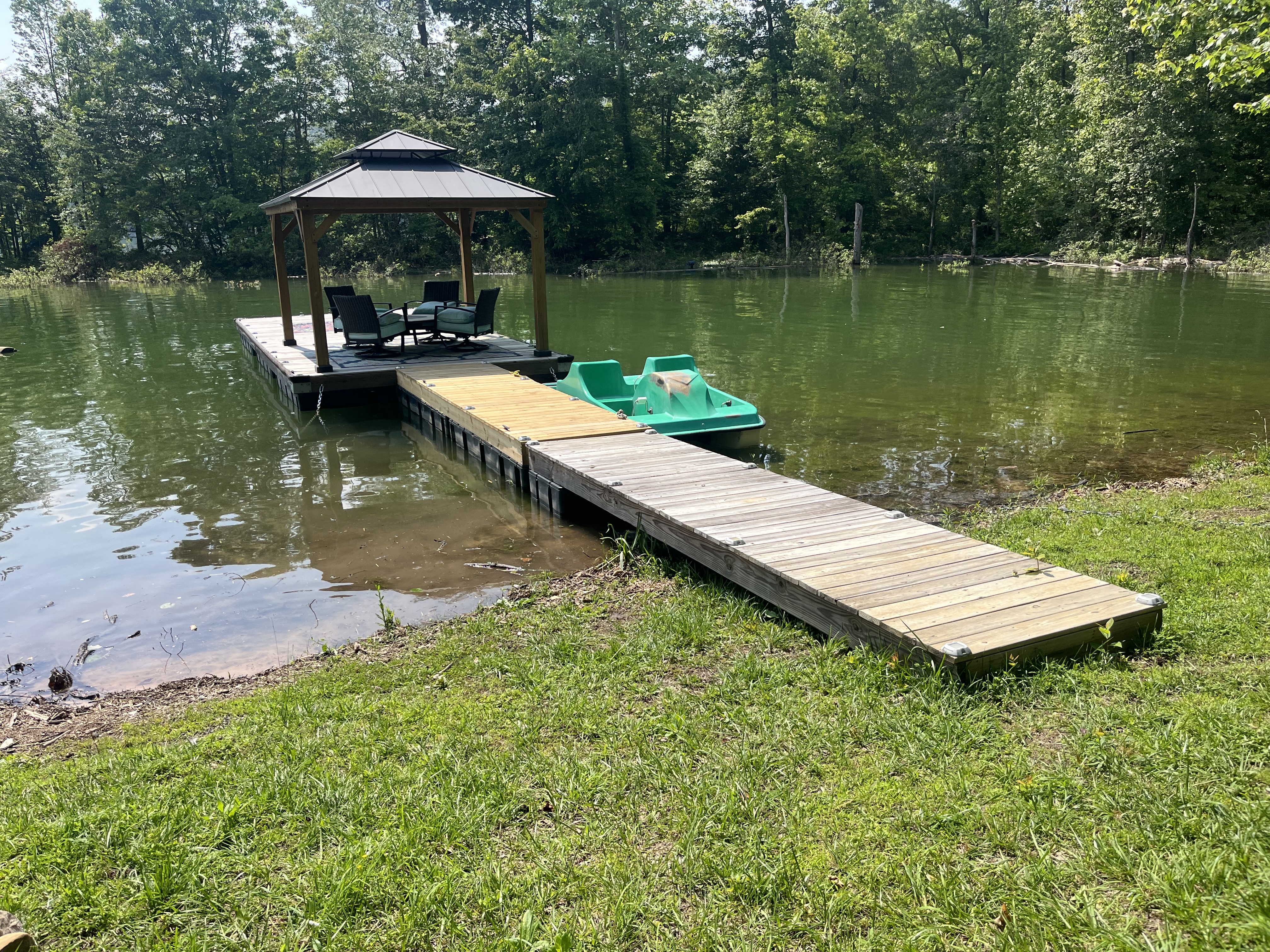 Rustic Lakeside Home, Sleeps 6・Private Dock・Grill