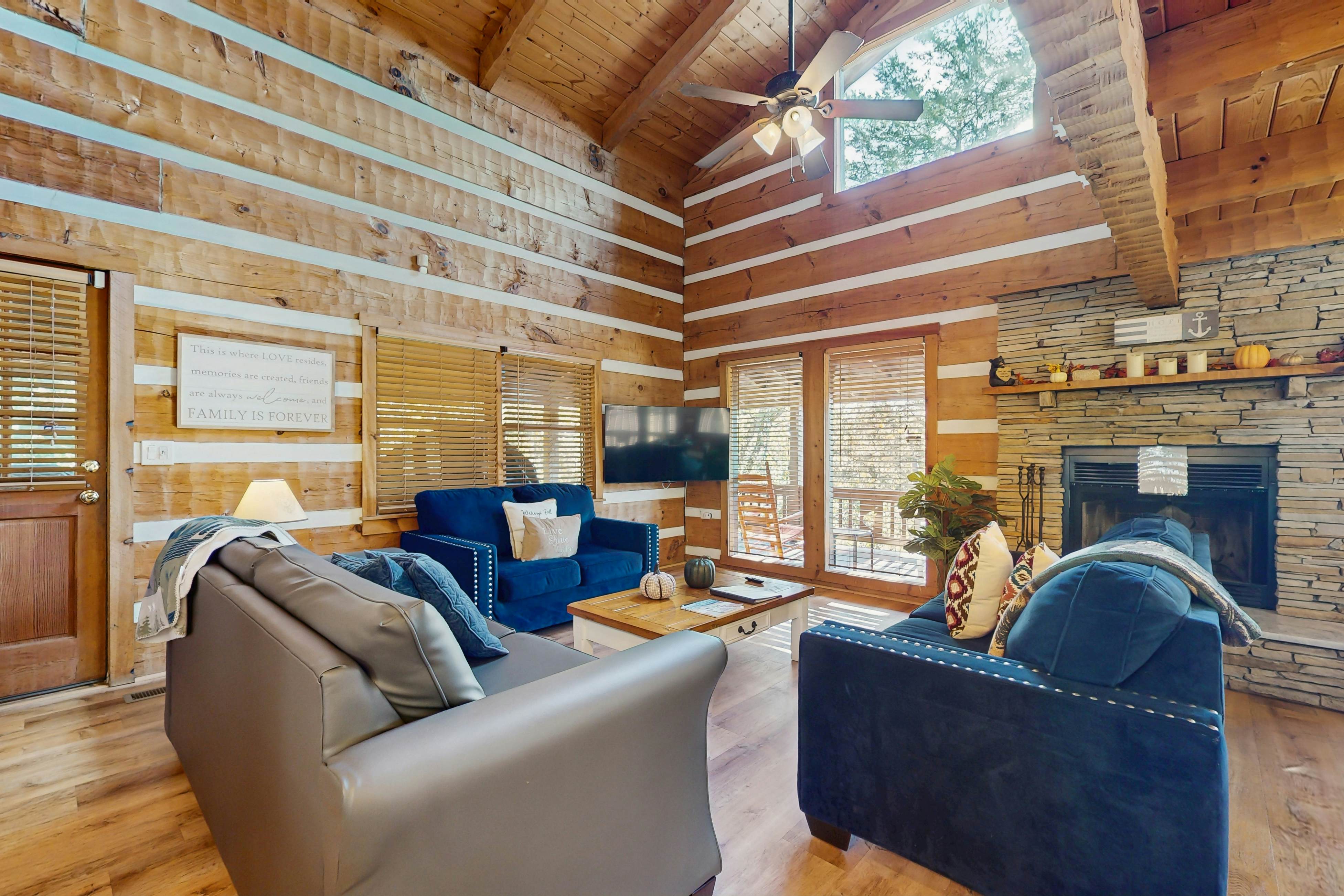 Lakefront Cabin・Boat Ramp/Dock・Hot Tub・Pool Table