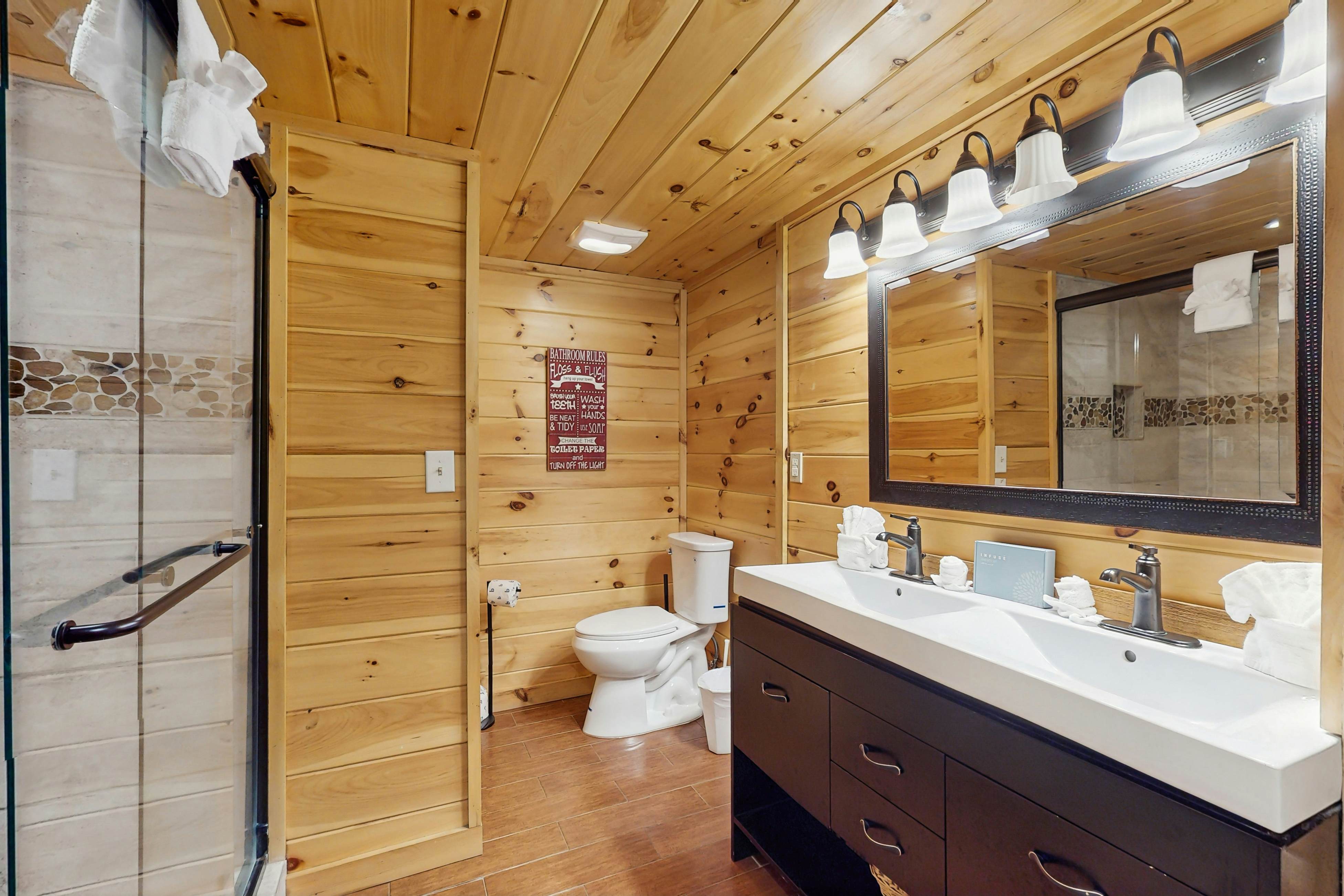 Lakefront Cabin・Boat Ramp/Dock・Hot Tub・Pool Table