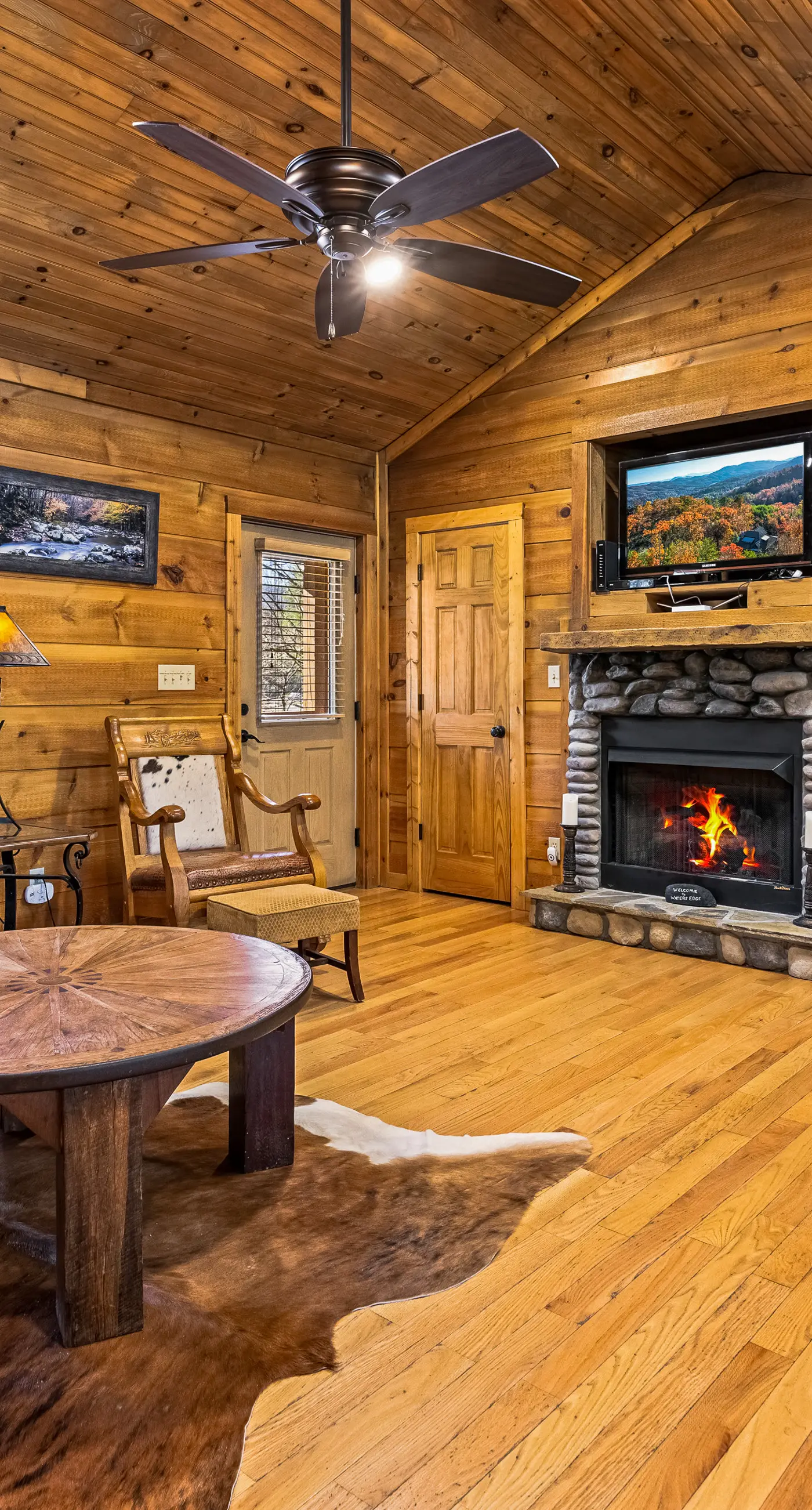 Townsend River Retreat・Lush Greenery・Grill