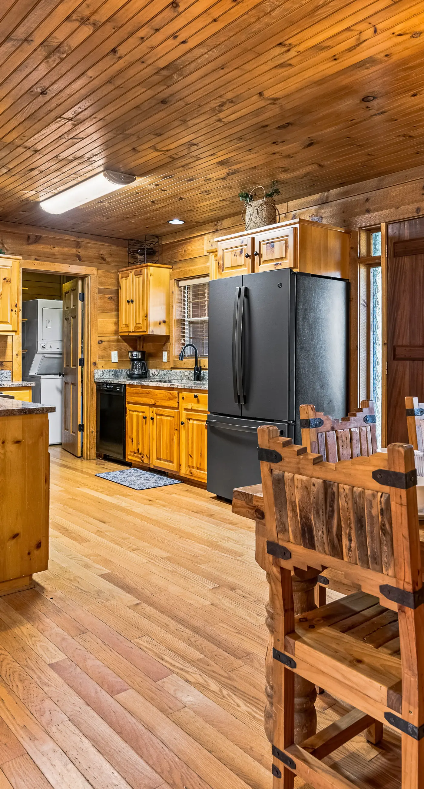 Townsend River Retreat・Lush Greenery・Grill