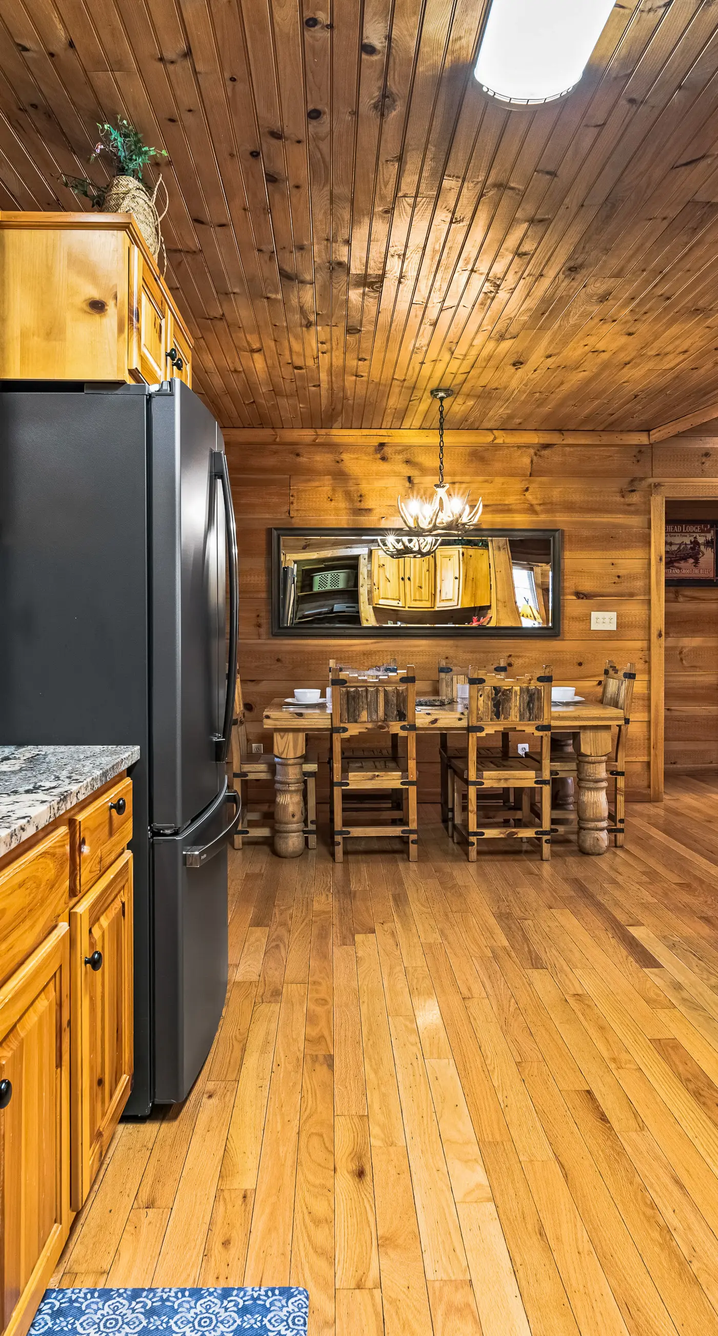 Townsend River Retreat・Lush Greenery・Grill