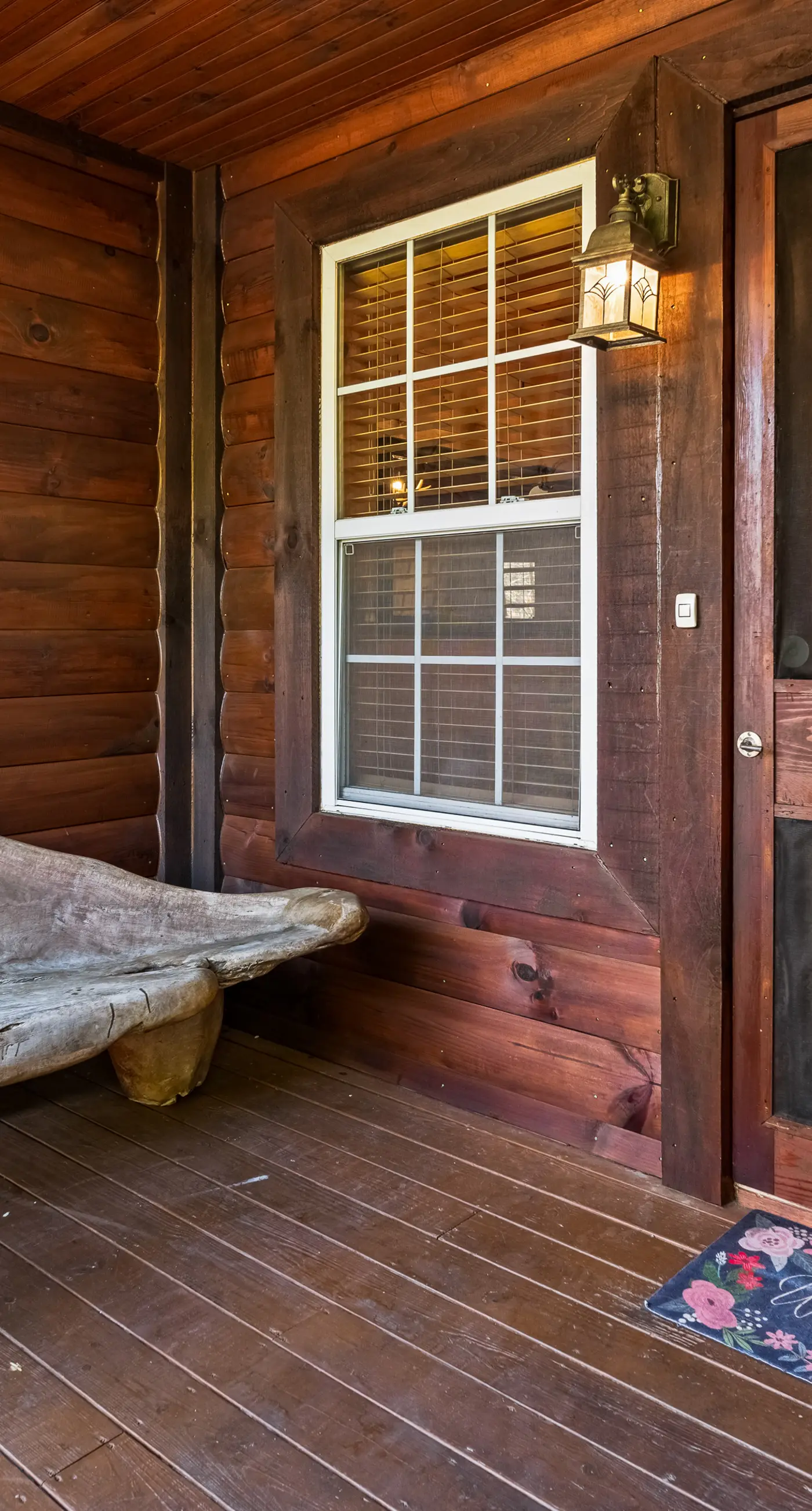 Townsend River Retreat・Lush Greenery・Grill