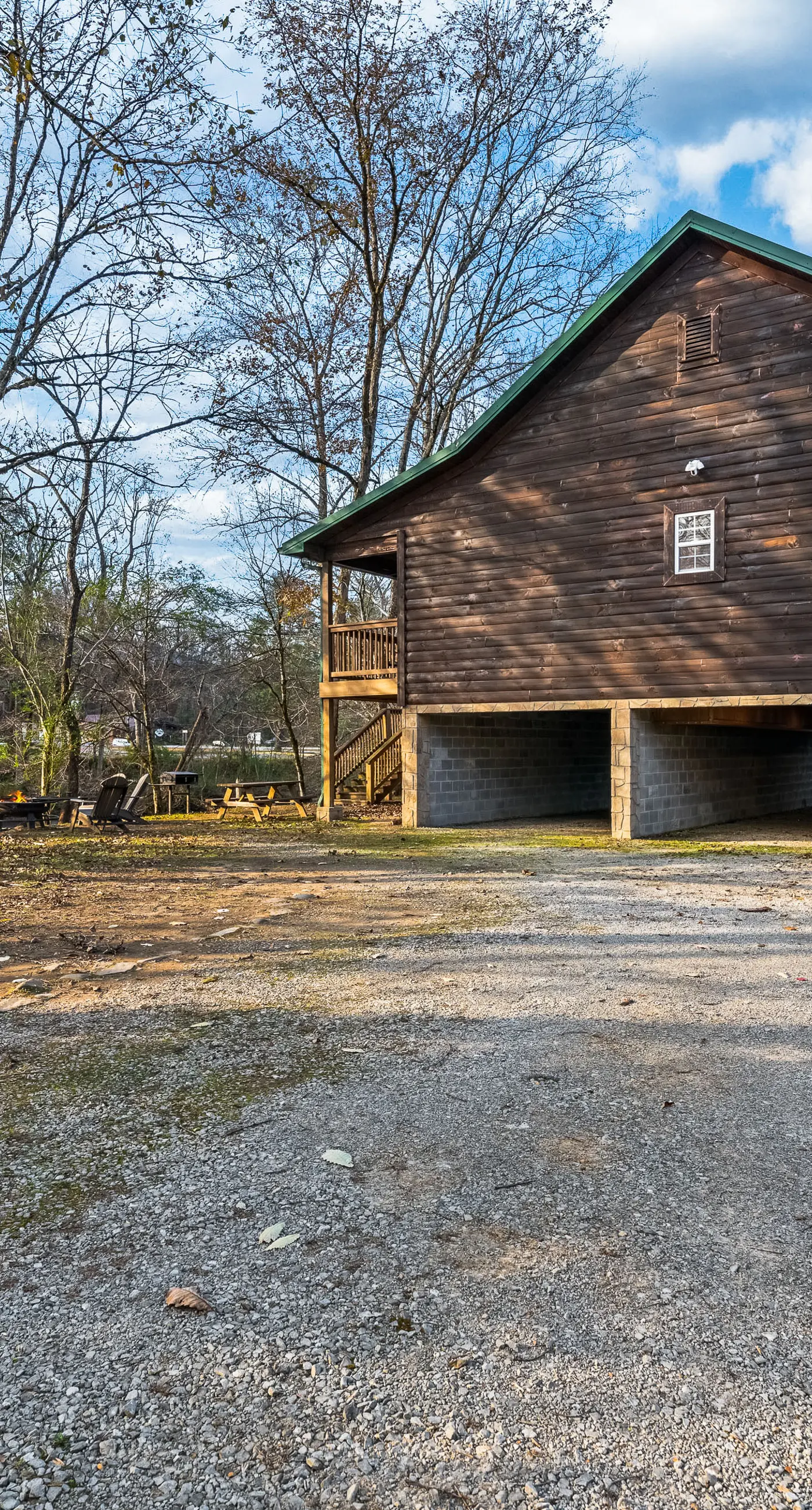 Townsend River Retreat・Lush Greenery・Grill