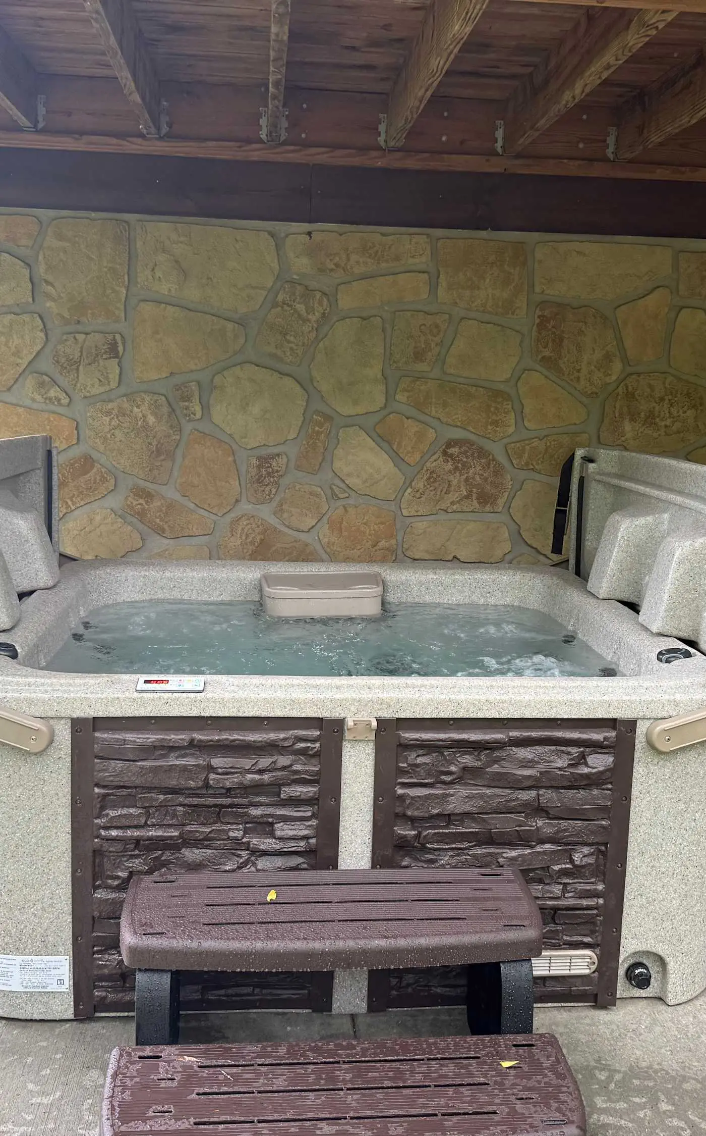 Townsend River Retreat・Lush Greenery・Grill