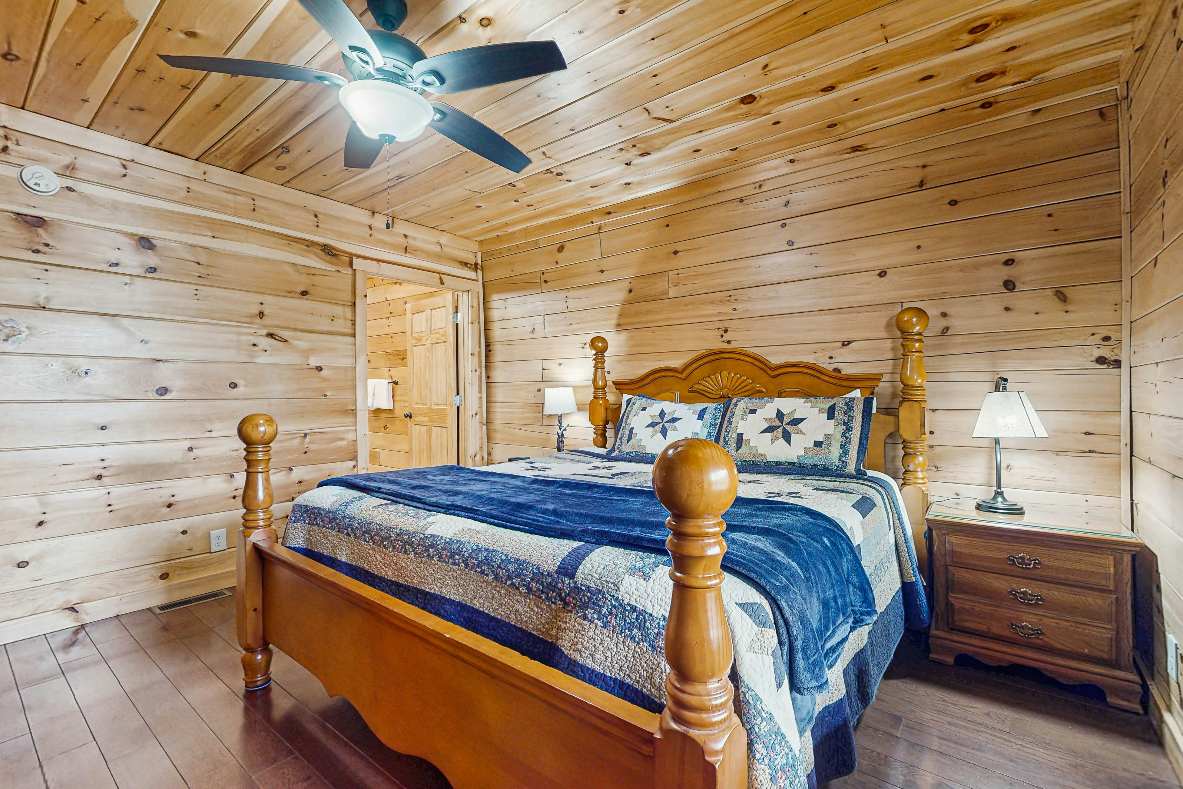 Cozy Cabin, Sleeps 7・Hot tub・Pool table・Foosball