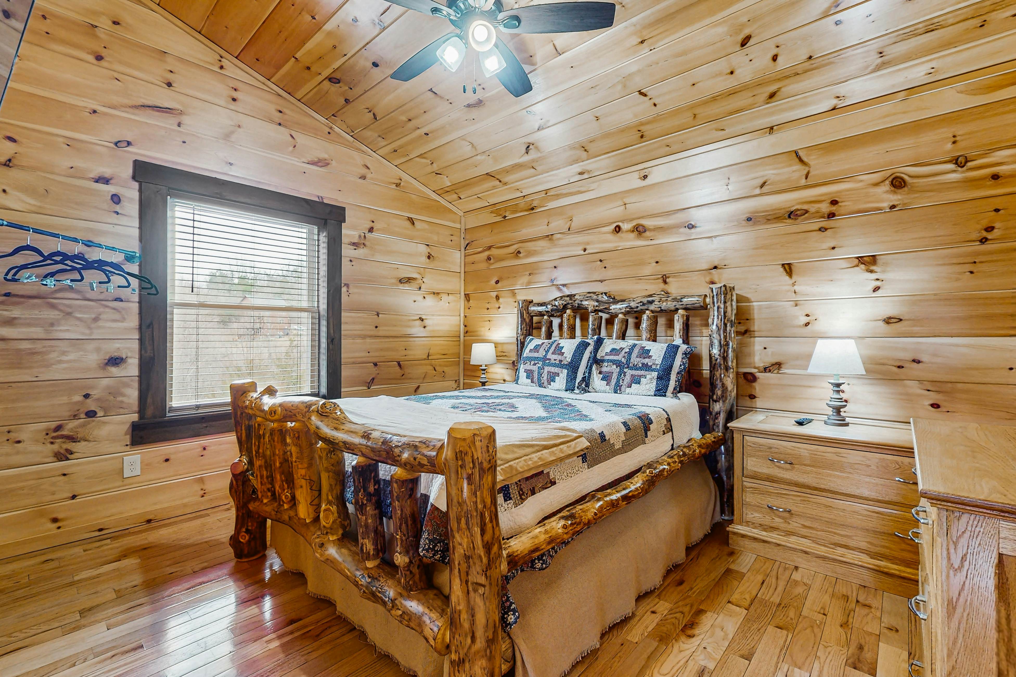 Cozy Cabin, Sleeps 7・Hot tub・Pool table・Foosball