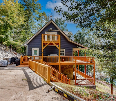 Lakefront Cabin, Sleeps 14・2 Level Dock・Sun Deck