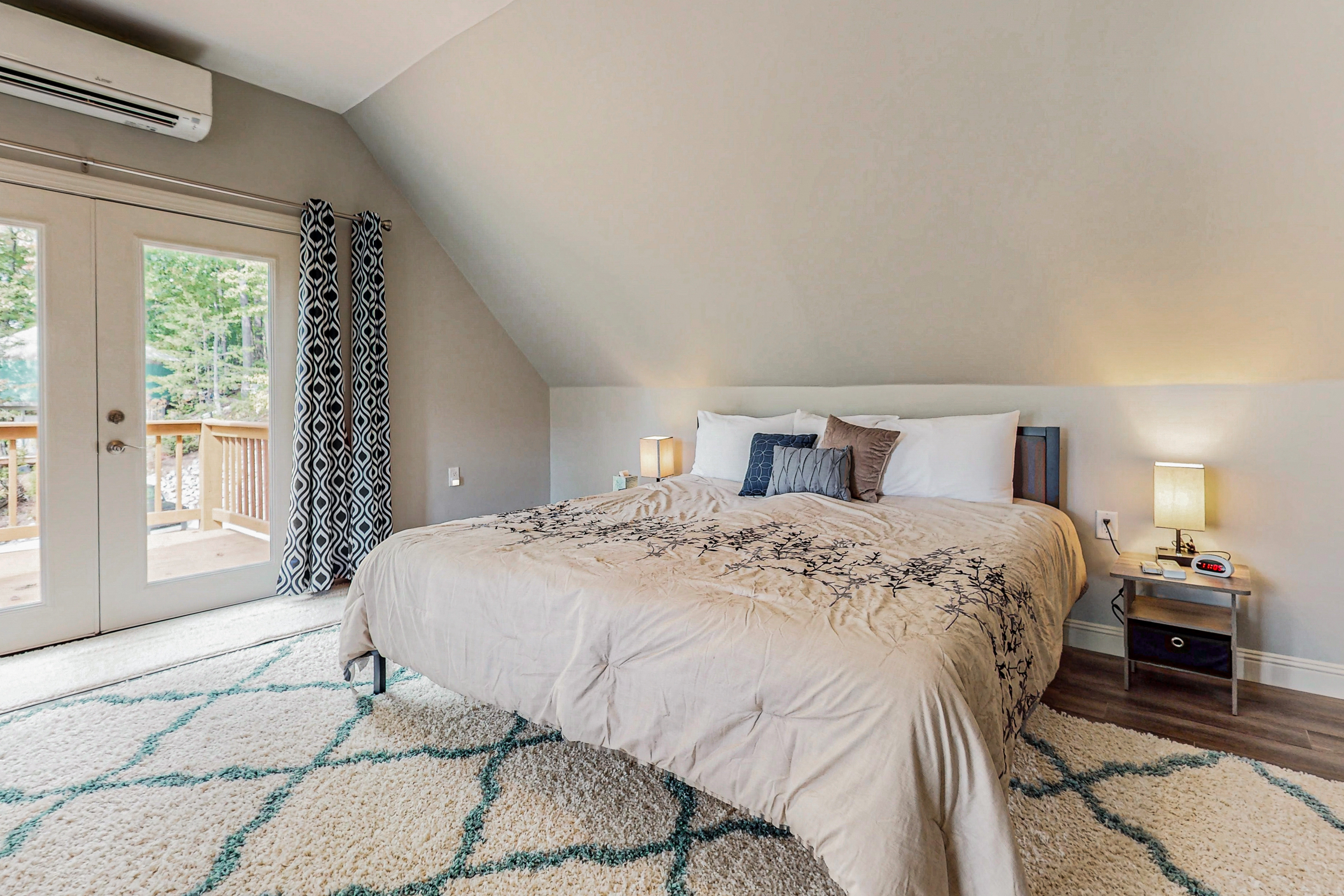 Lakefront Cabin, Sleeps 14・2 Level Dock・Sun Deck