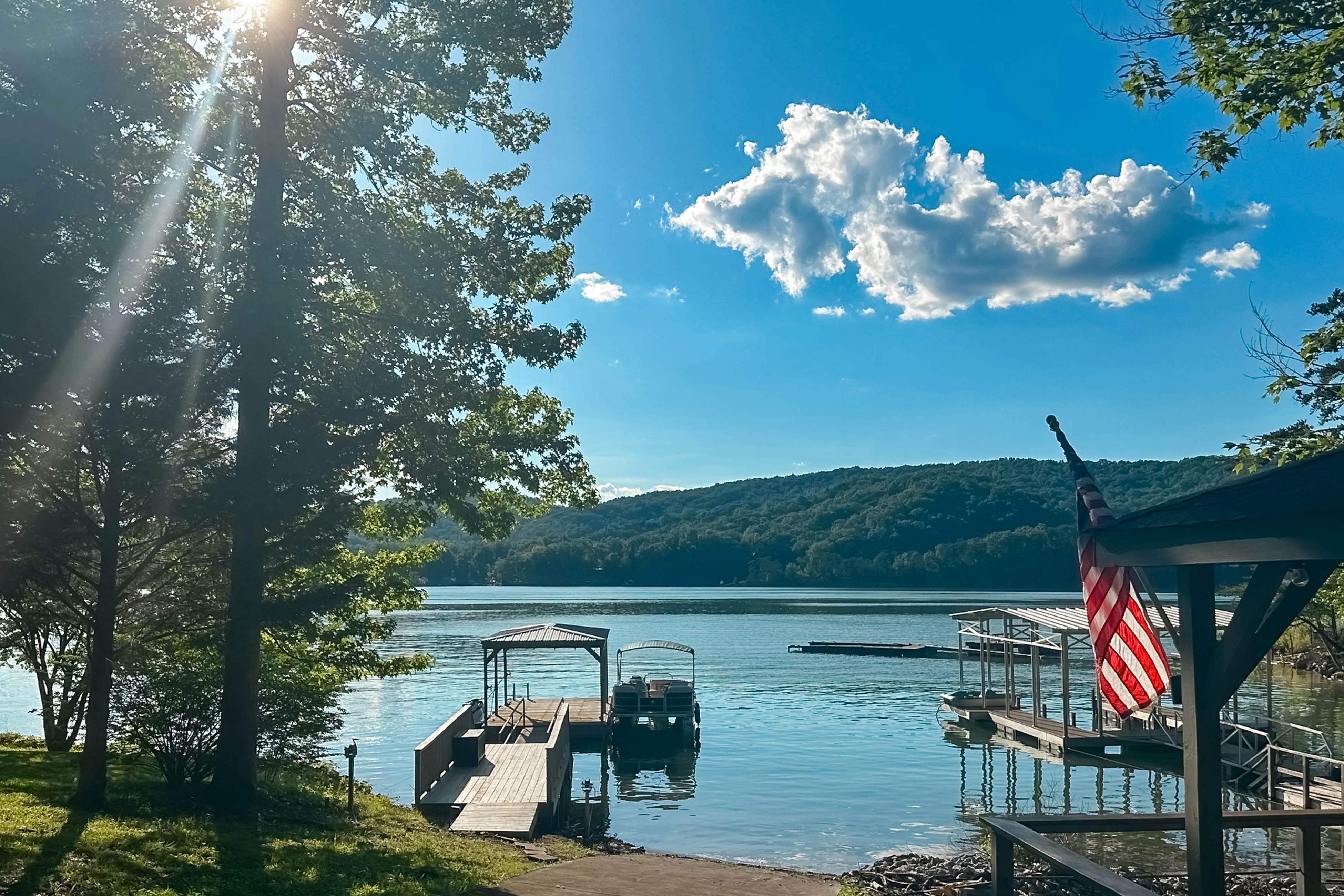 Waterfront living with private dock, private boat launch, kayaks & firepit