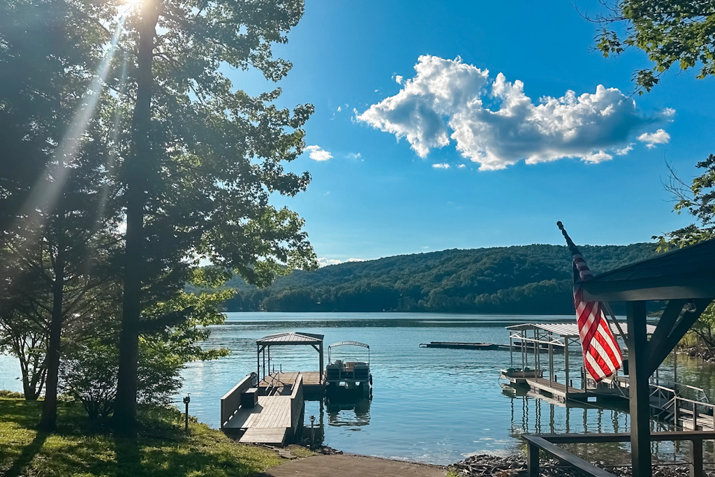 Waterfront Living, Sleep 10, Dock, Boat Launch, Grill