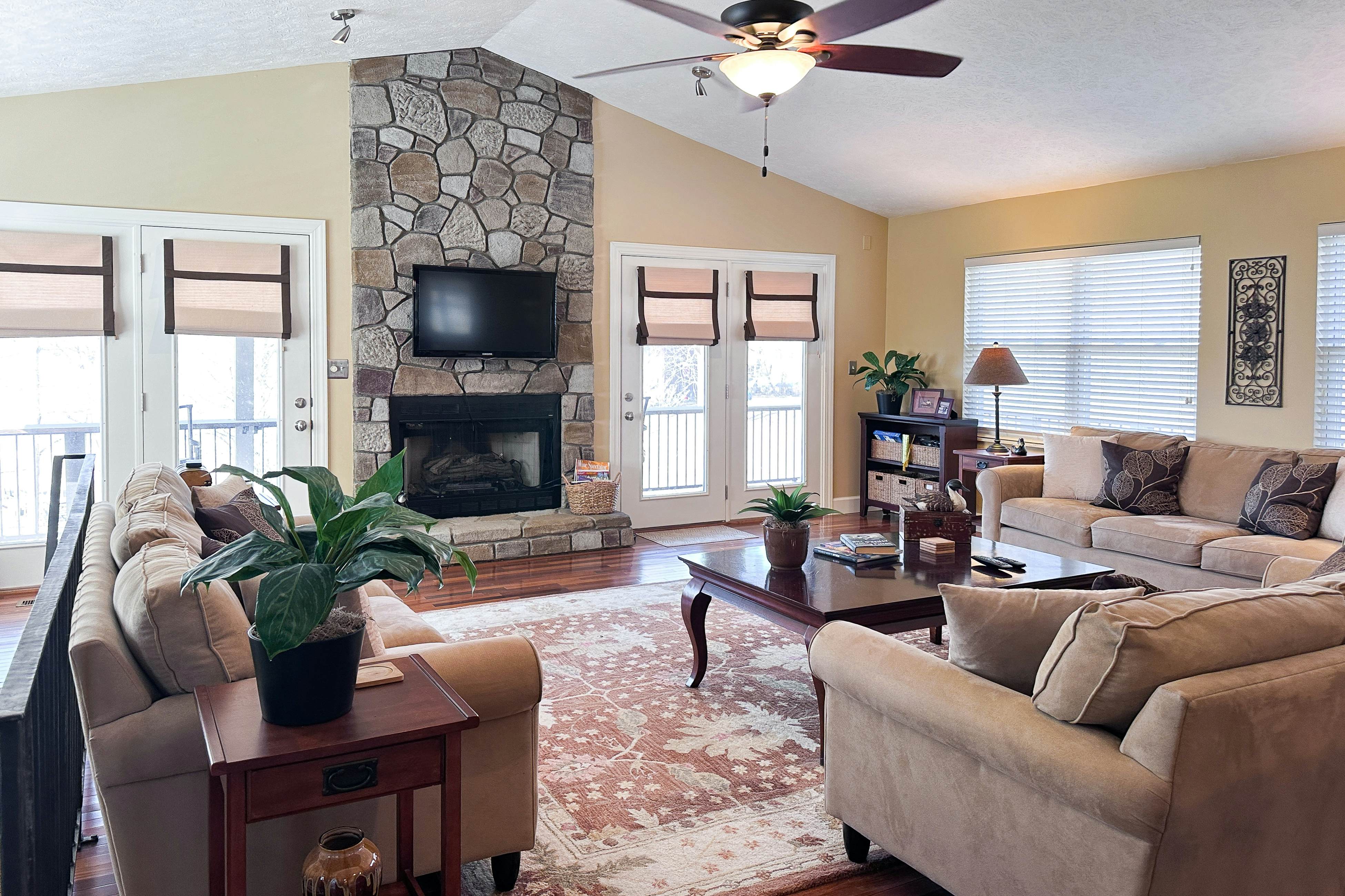 Waterfront living with private dock, private boat launch, kayaks & firepit