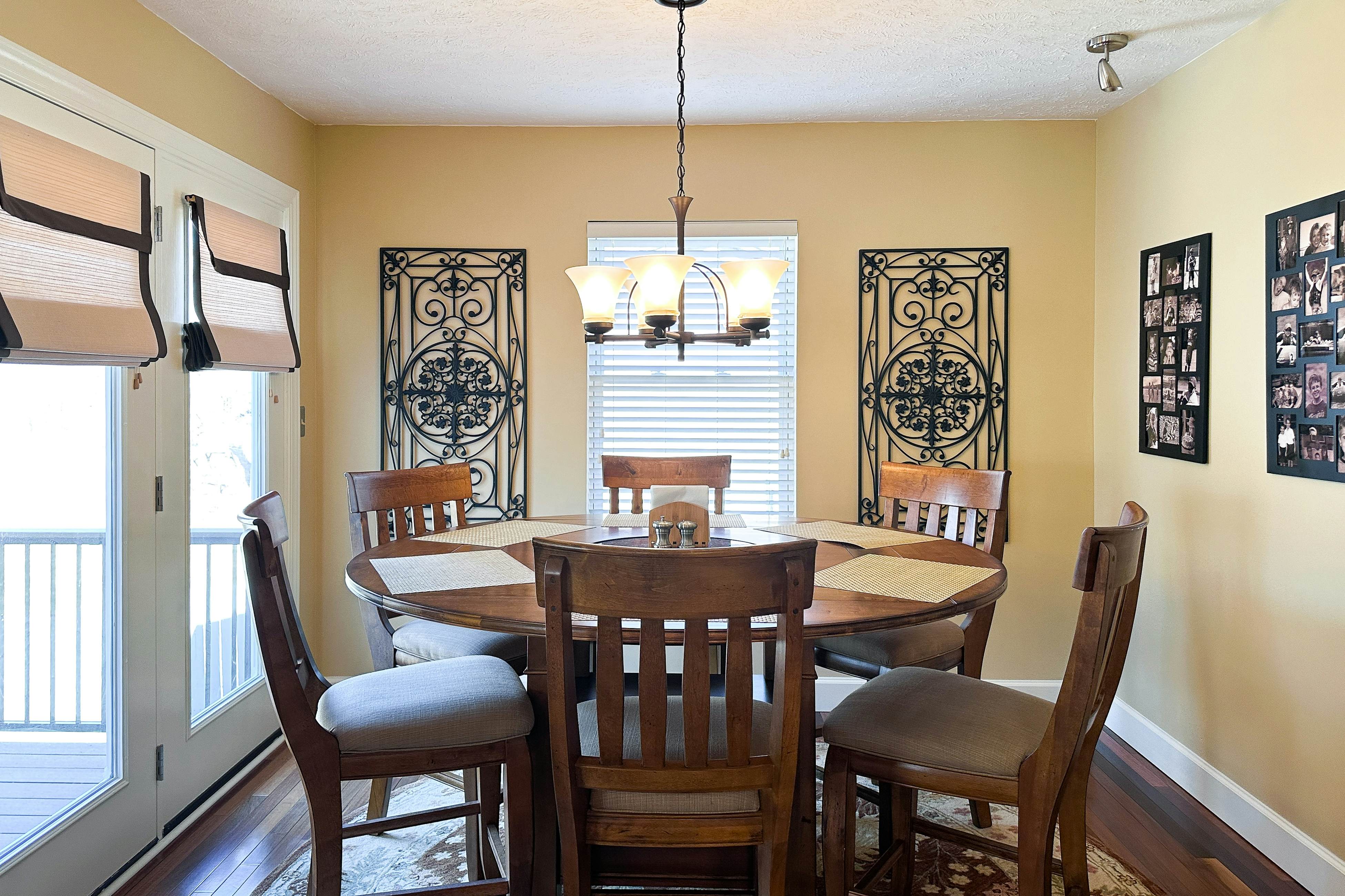 Waterfront living with private dock, private boat launch, kayaks & firepit