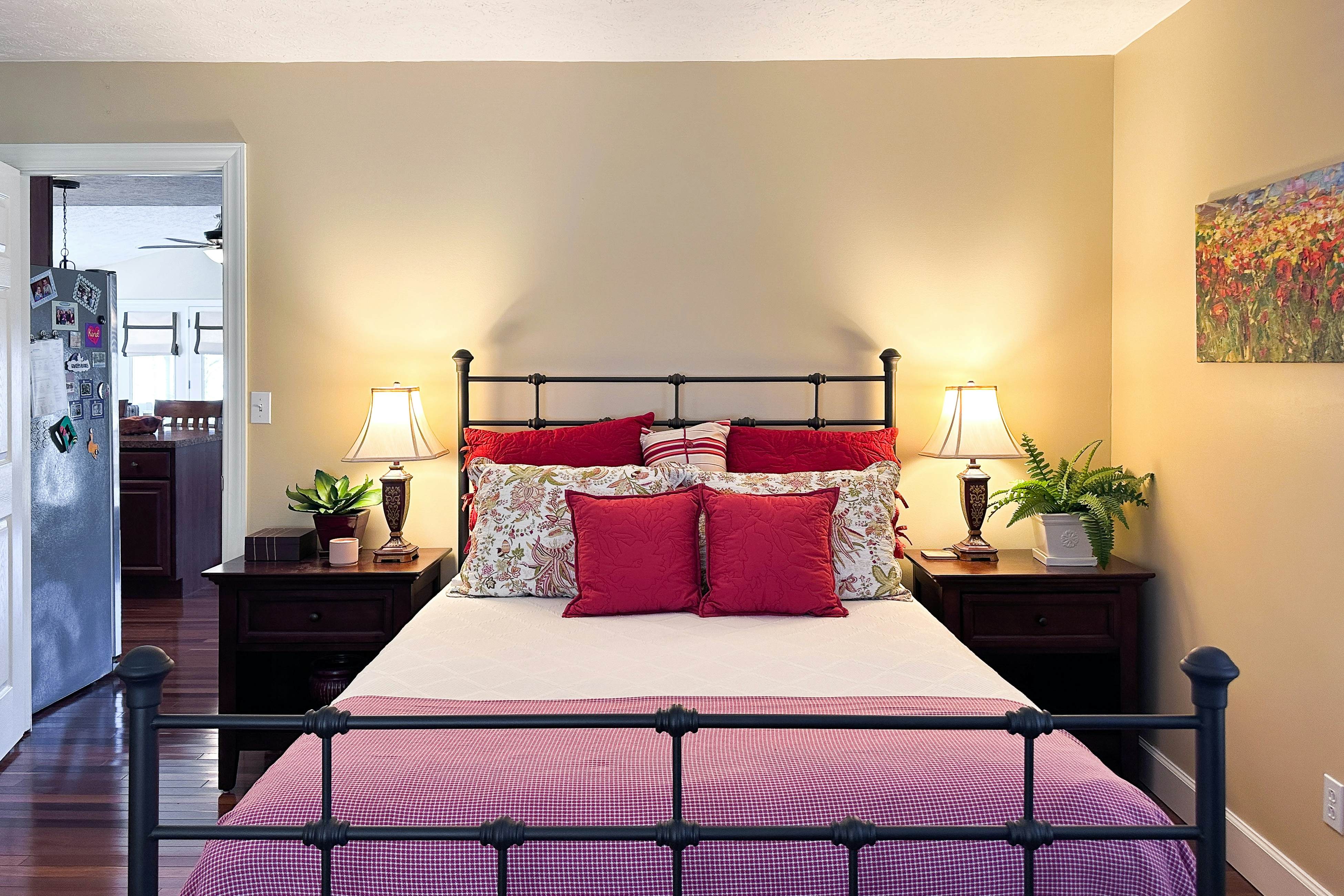 Waterfront living with private dock, private boat launch, kayaks & firepit