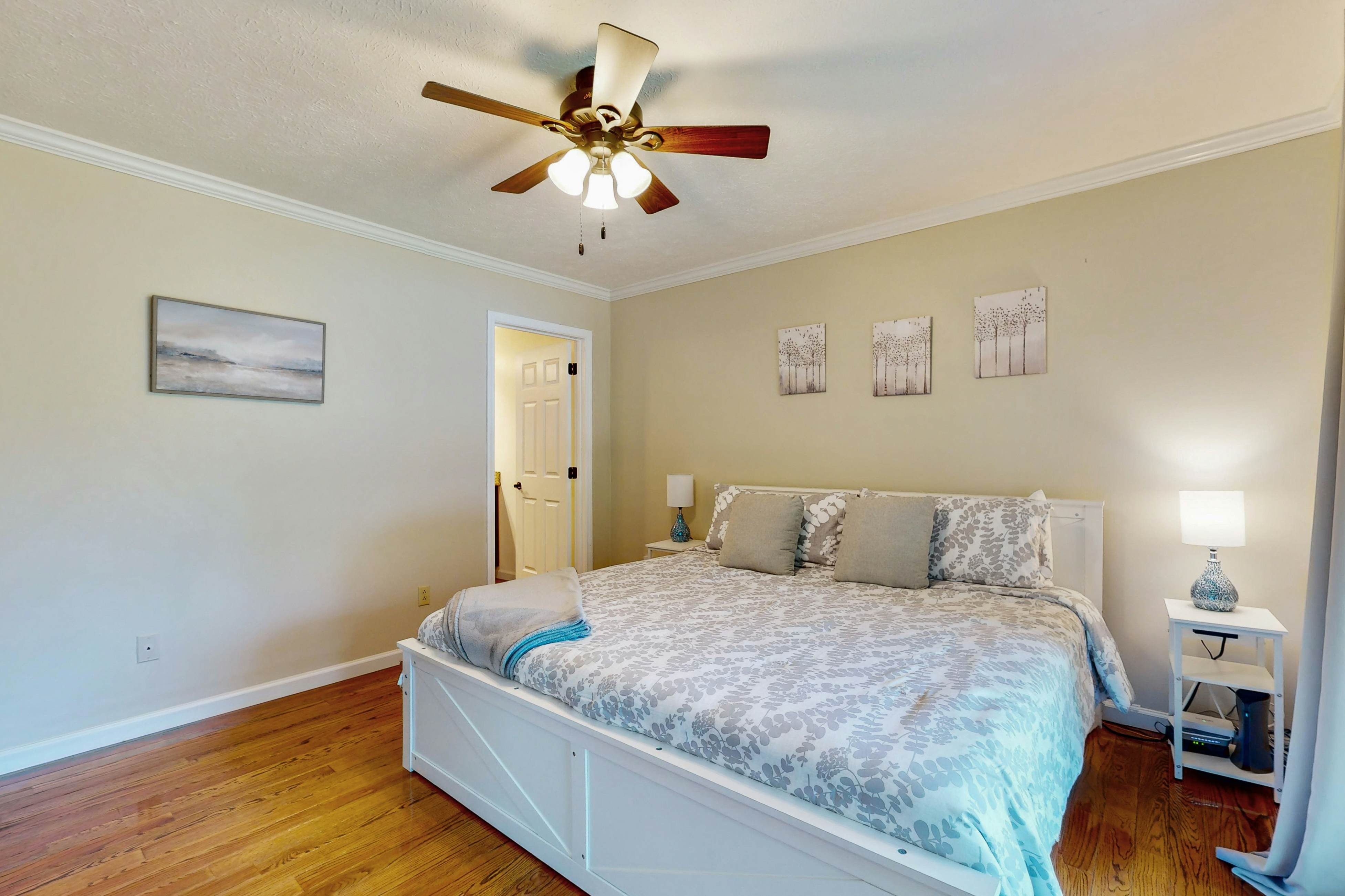 Lovely lakefront home with fire pit, fireplace, dock and gas grill