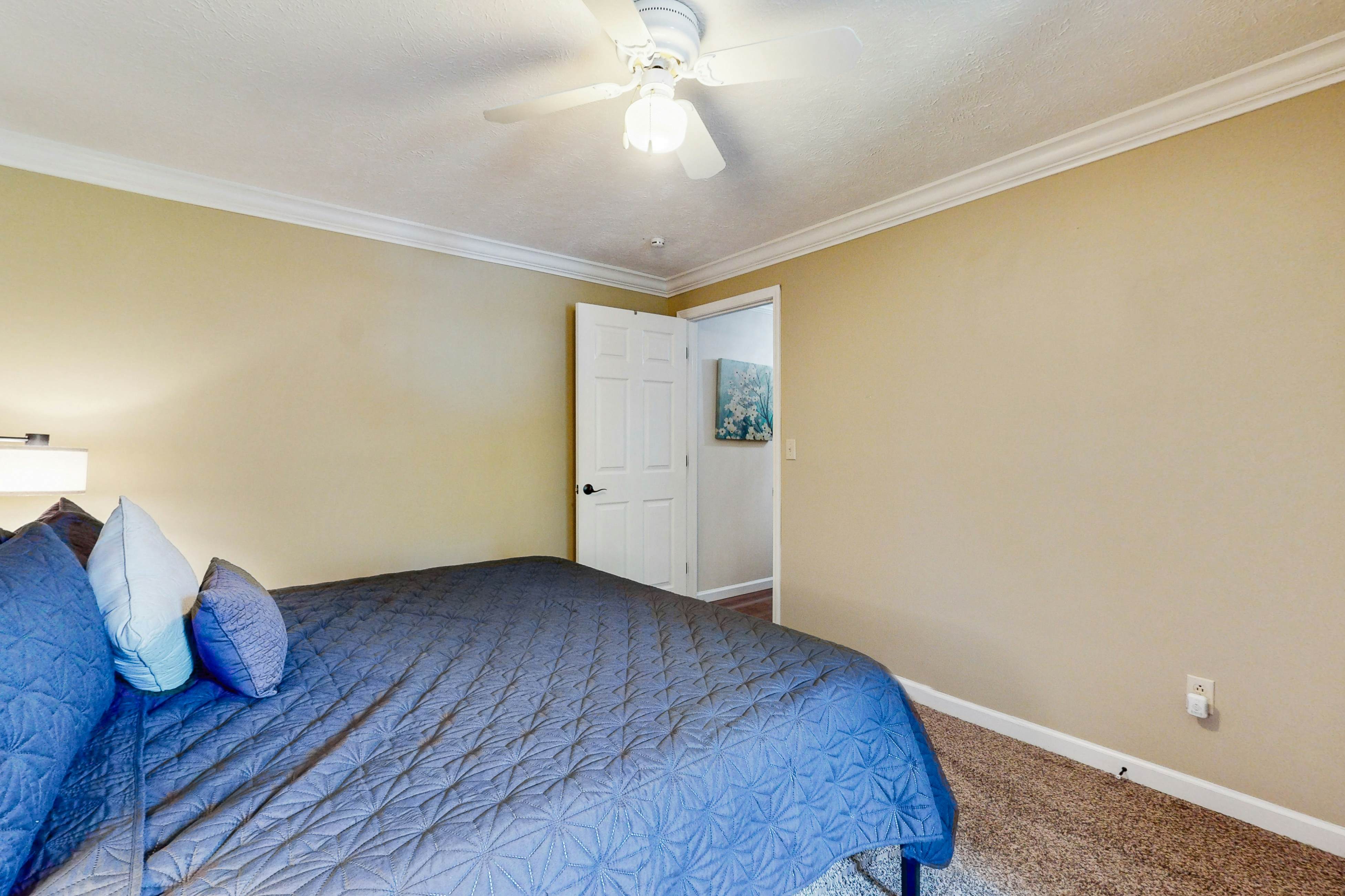 Lovely lakefront home with fire pit, fireplace, dock and gas grill