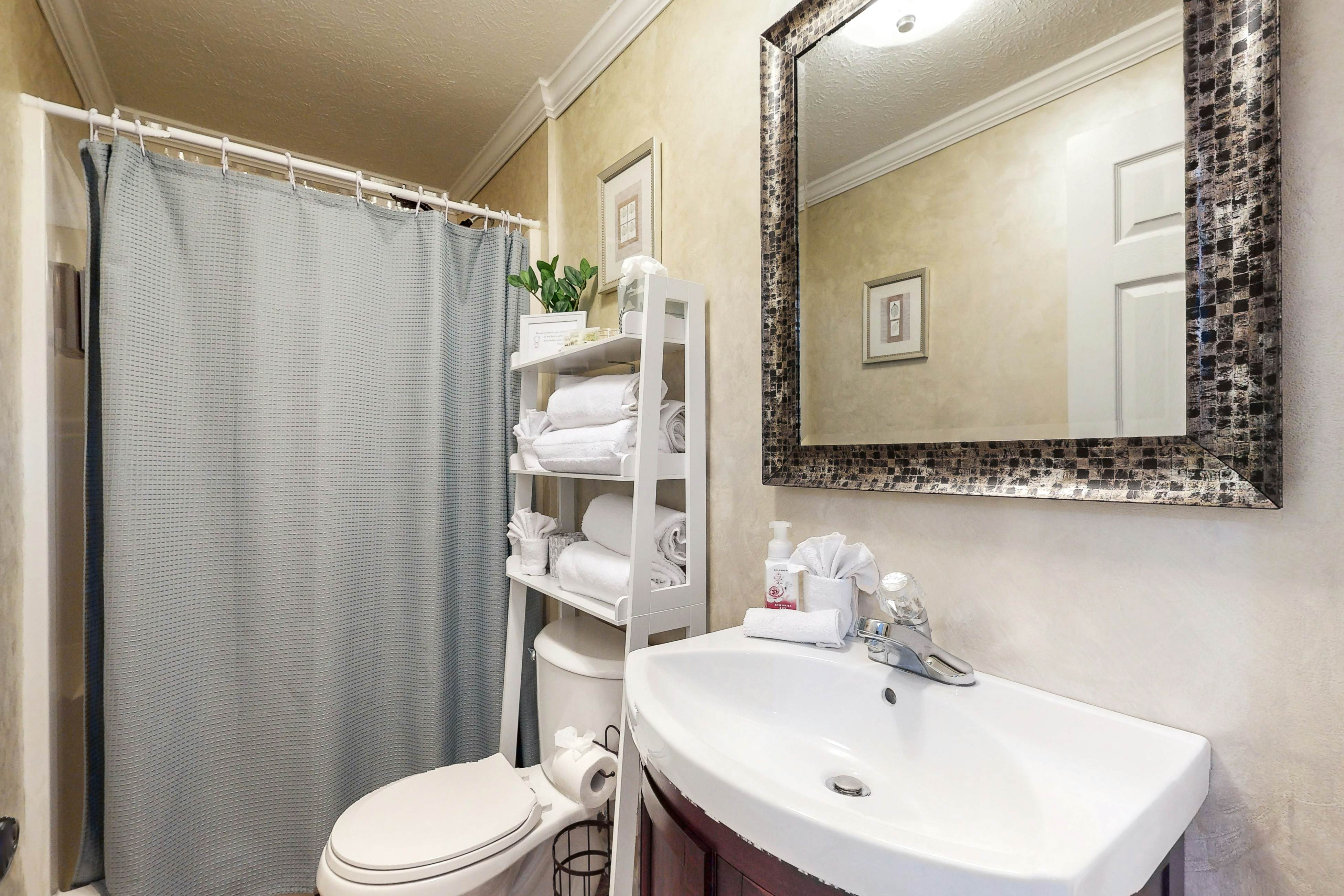 Lovely lakefront home with fire pit, fireplace, dock and gas grill