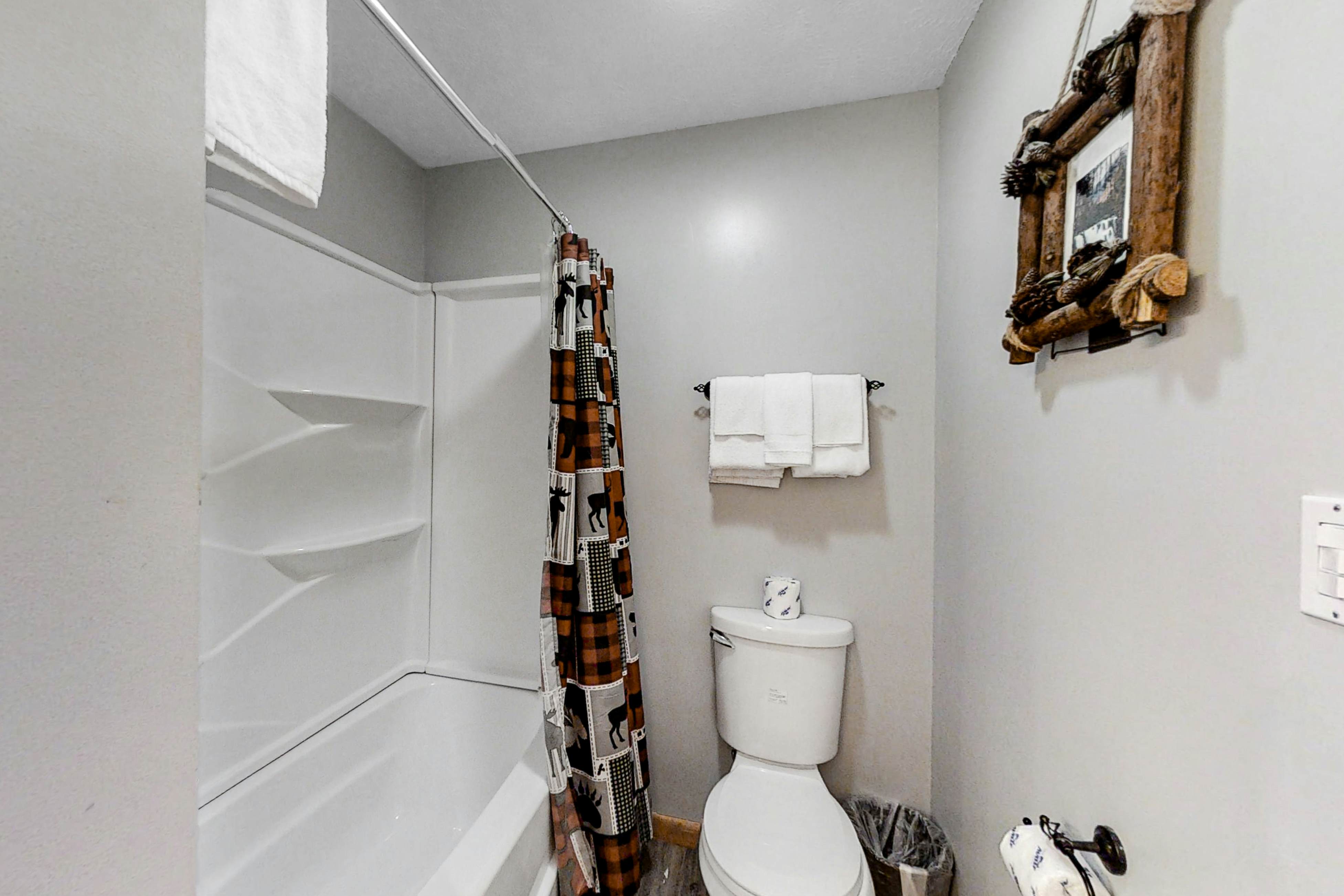 Cozy Hideaway in Sleepy Neighborhood - Free Attraction Tickets