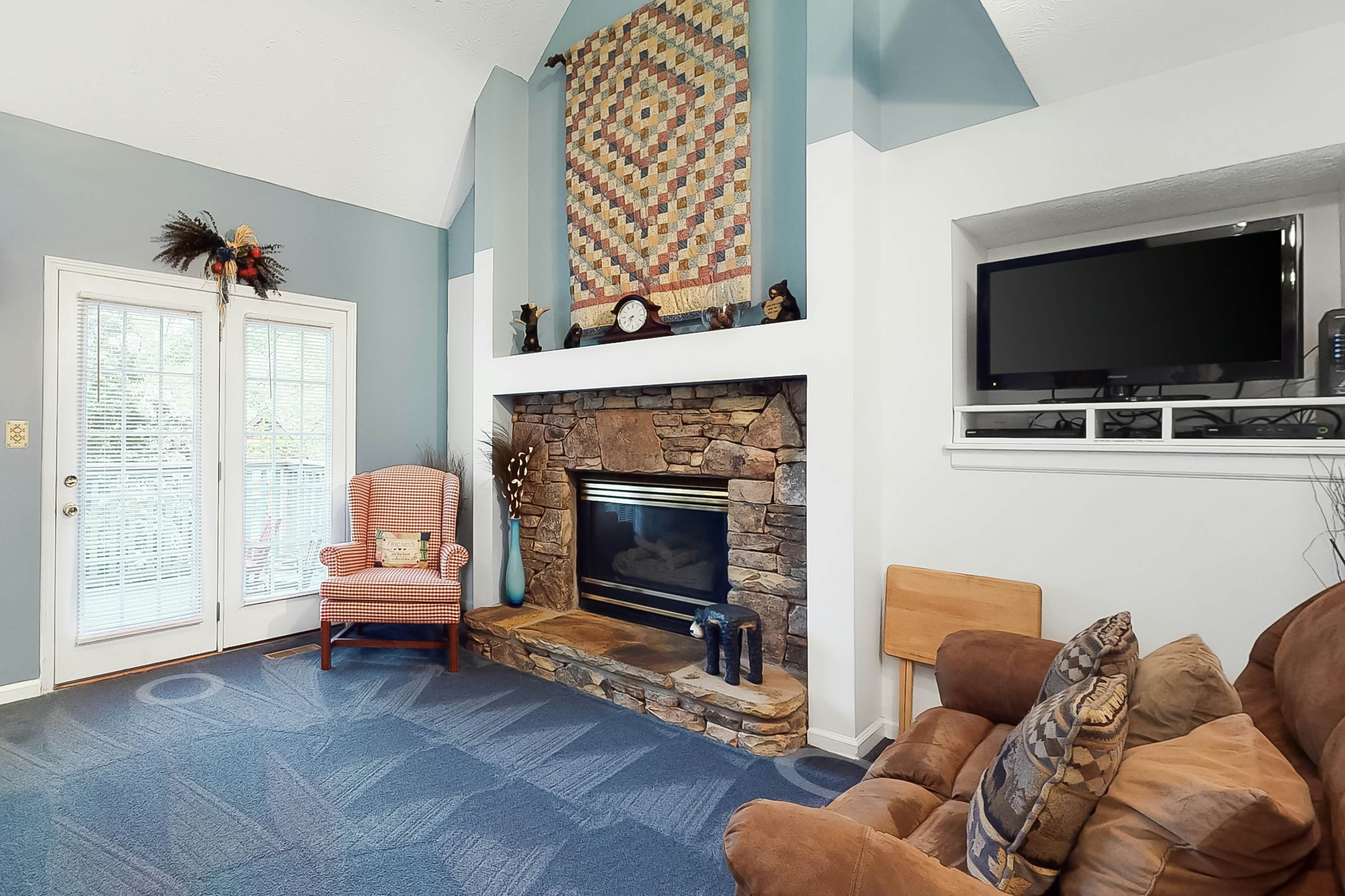 Charming Cabin, Sleeps 4・Hot Tub・Seasonal Pool