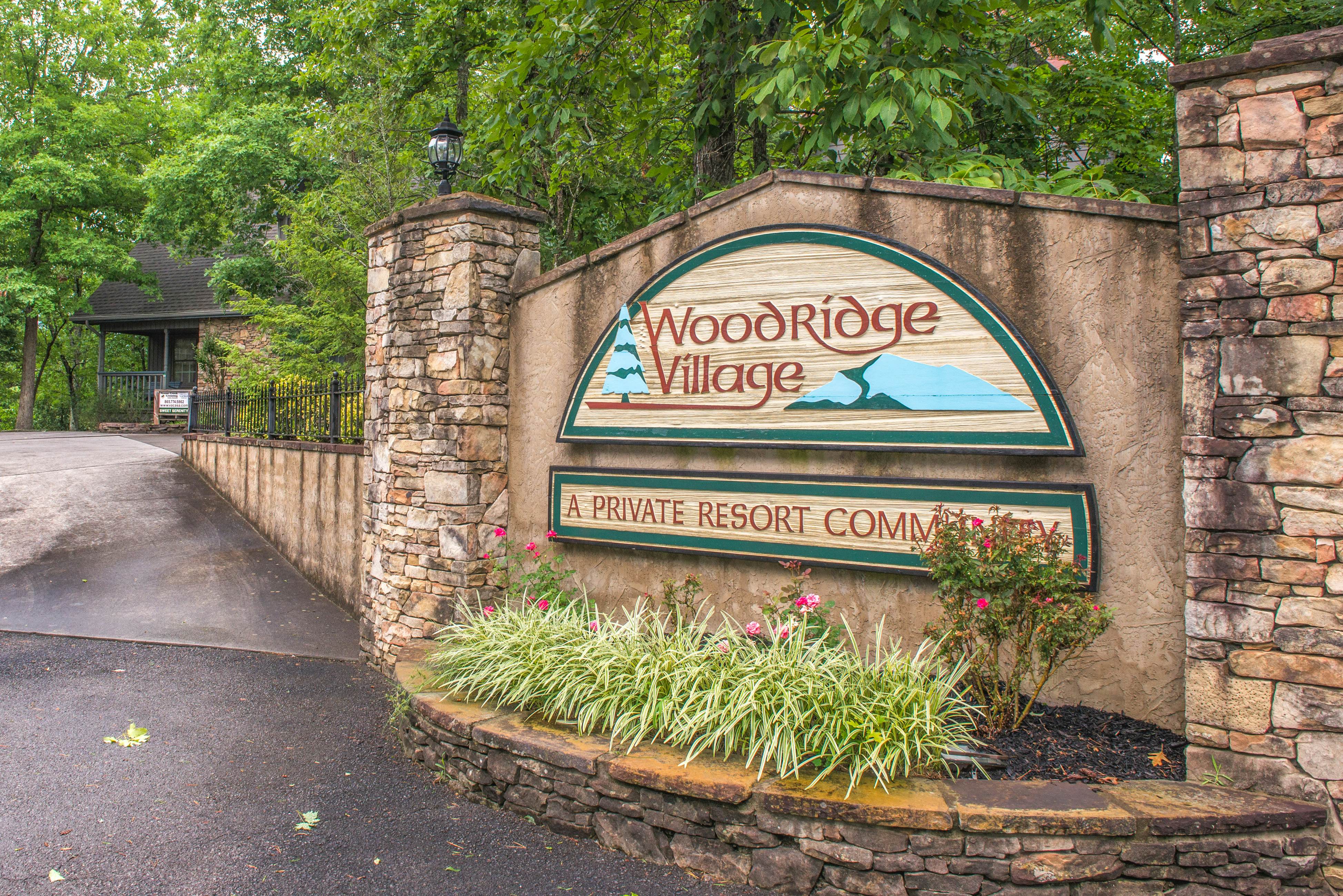 Charming Cabin, Sleeps 4・Hot Tub・Seasonal Pool