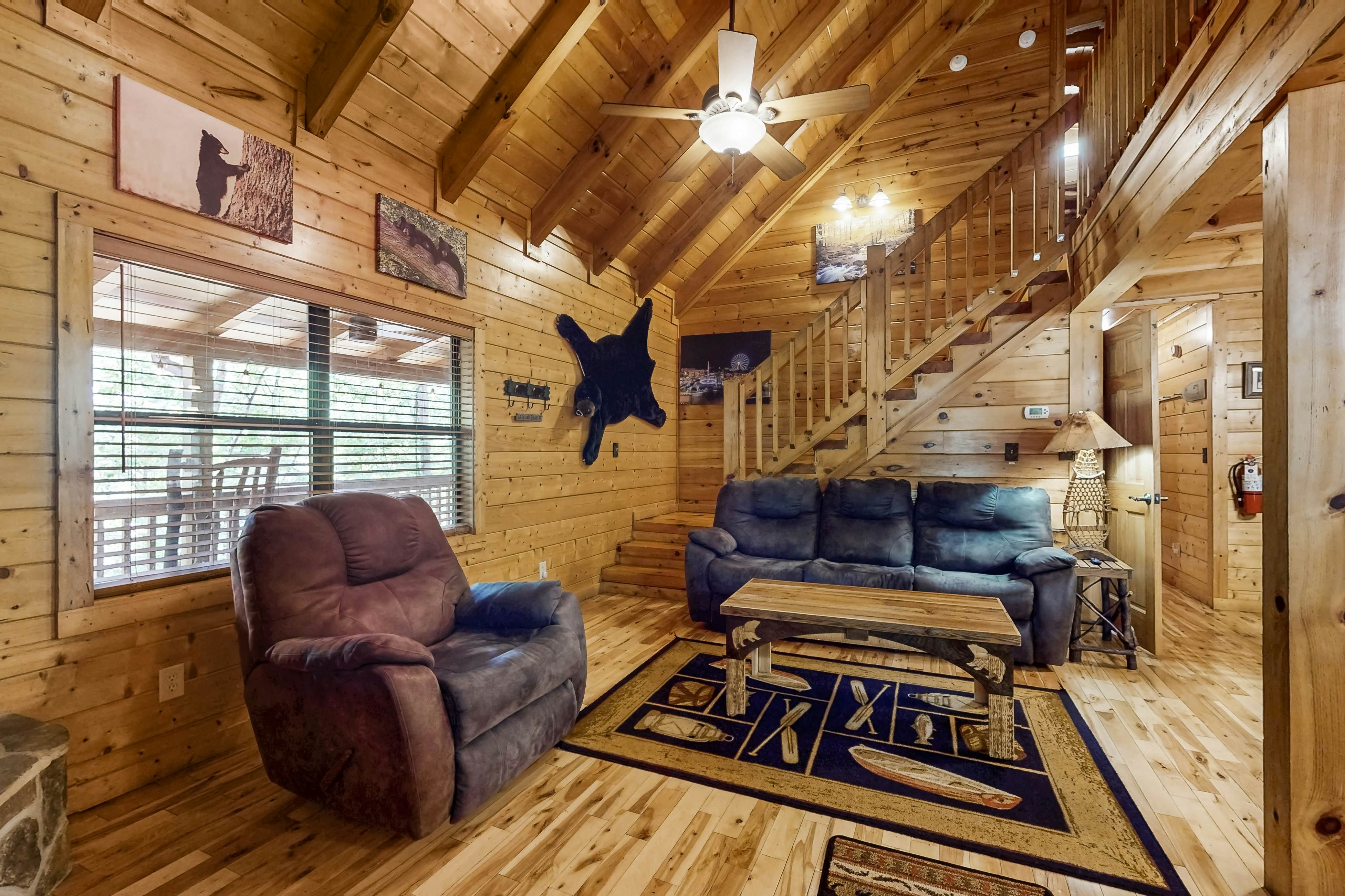 Woodland Cabin, Sleeps 11・Hot Tub・Deck・Pool Table