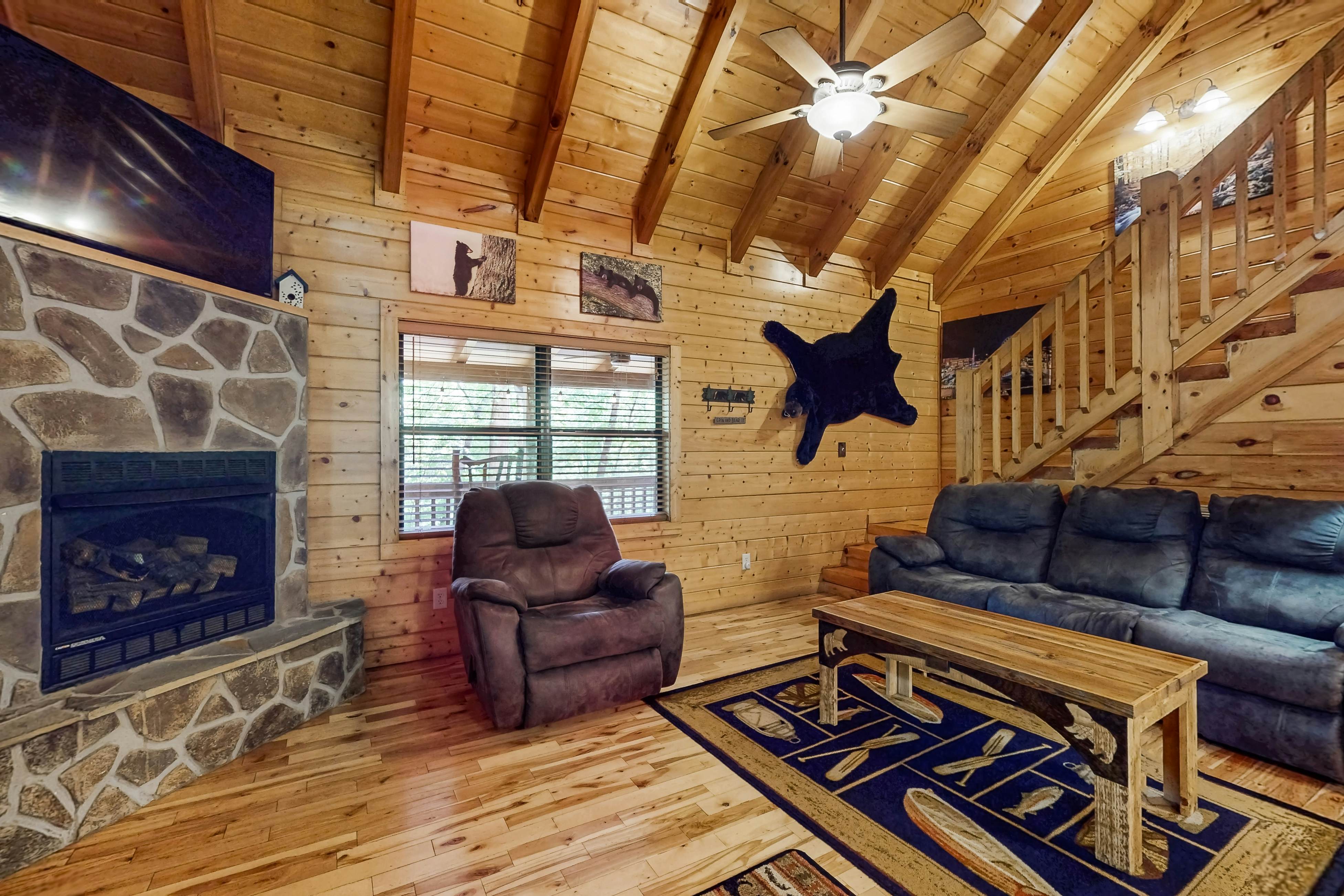 Woodland Cabin, Sleeps 11・Hot Tub・Deck・Pool Table