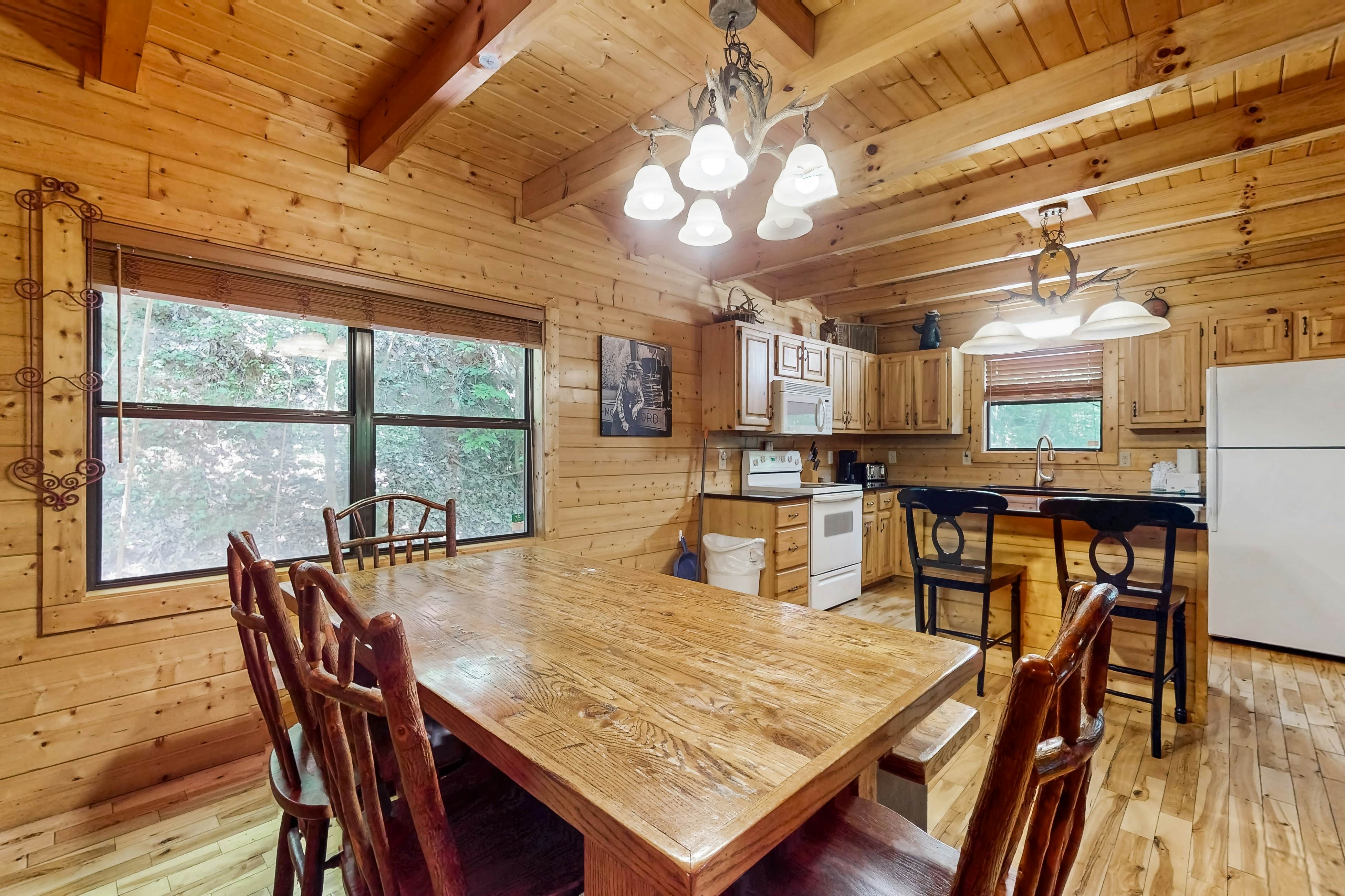 Woodland Cabin, Sleeps 11・Hot Tub・Deck・Pool Table