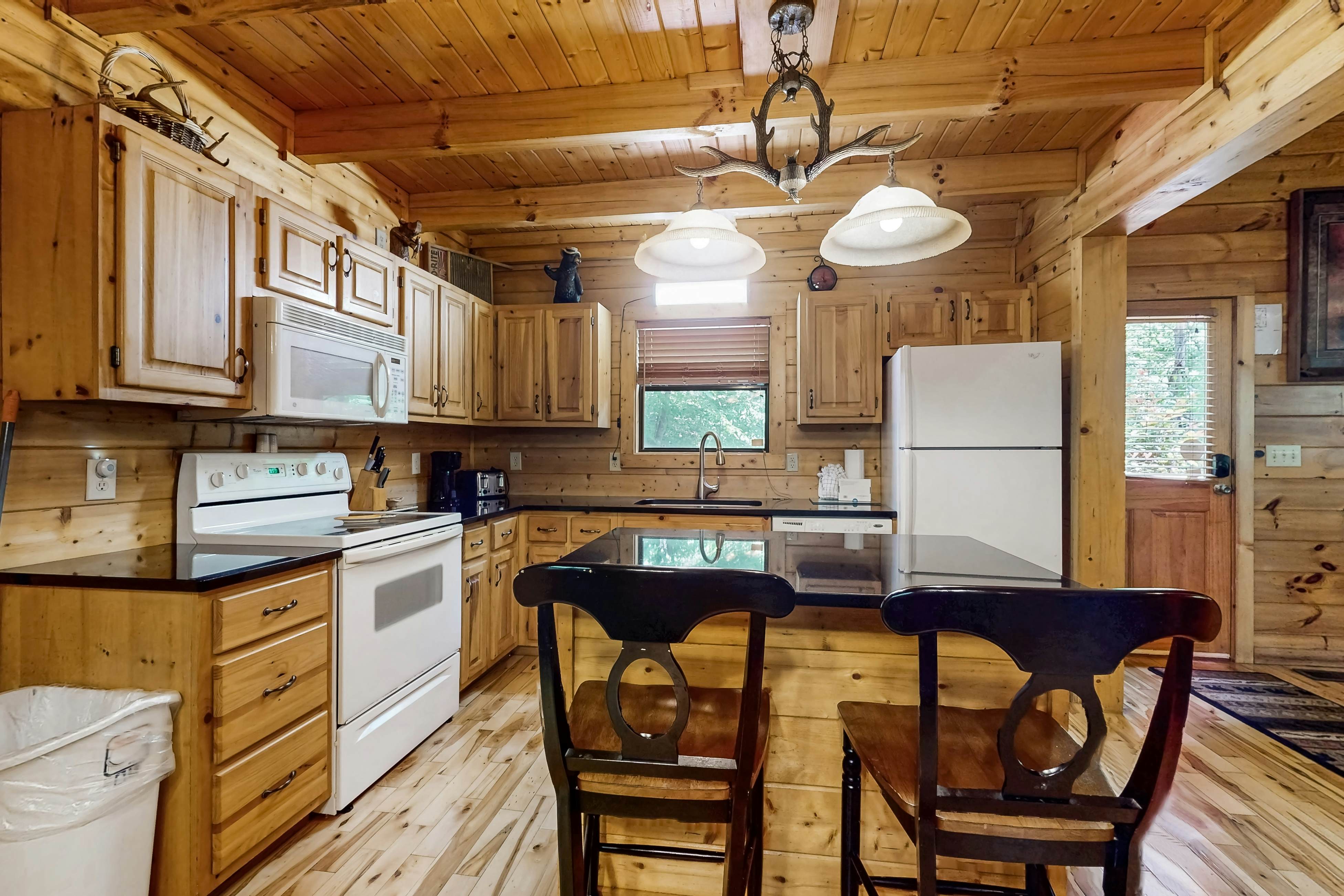 Woodland Cabin, Sleeps 11・Hot Tub・Deck・Pool Table