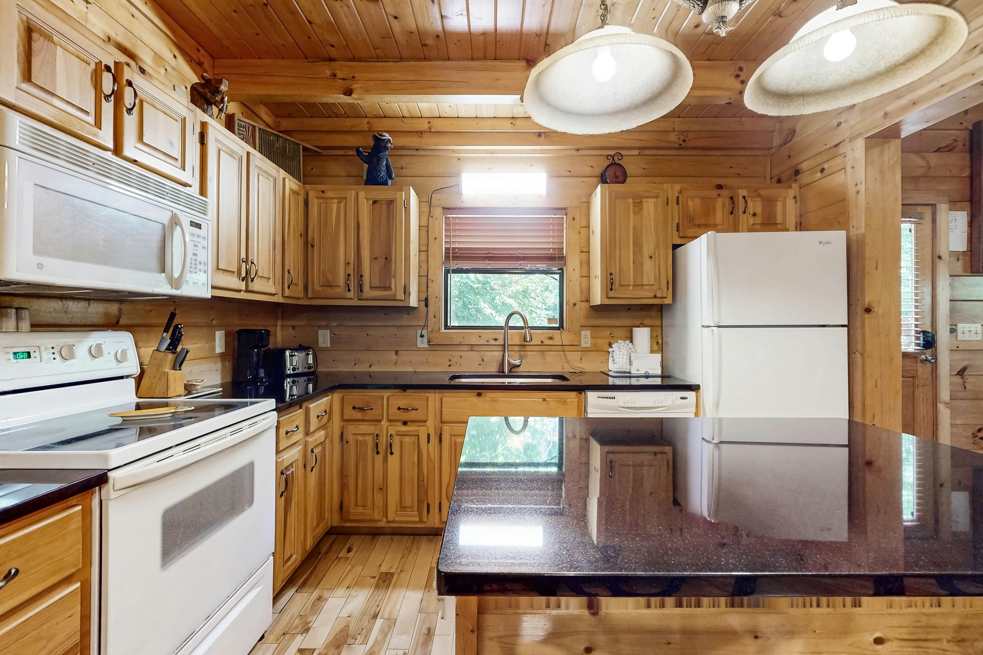 Woodland Cabin, Sleeps 11・Hot Tub・Deck・Pool Table