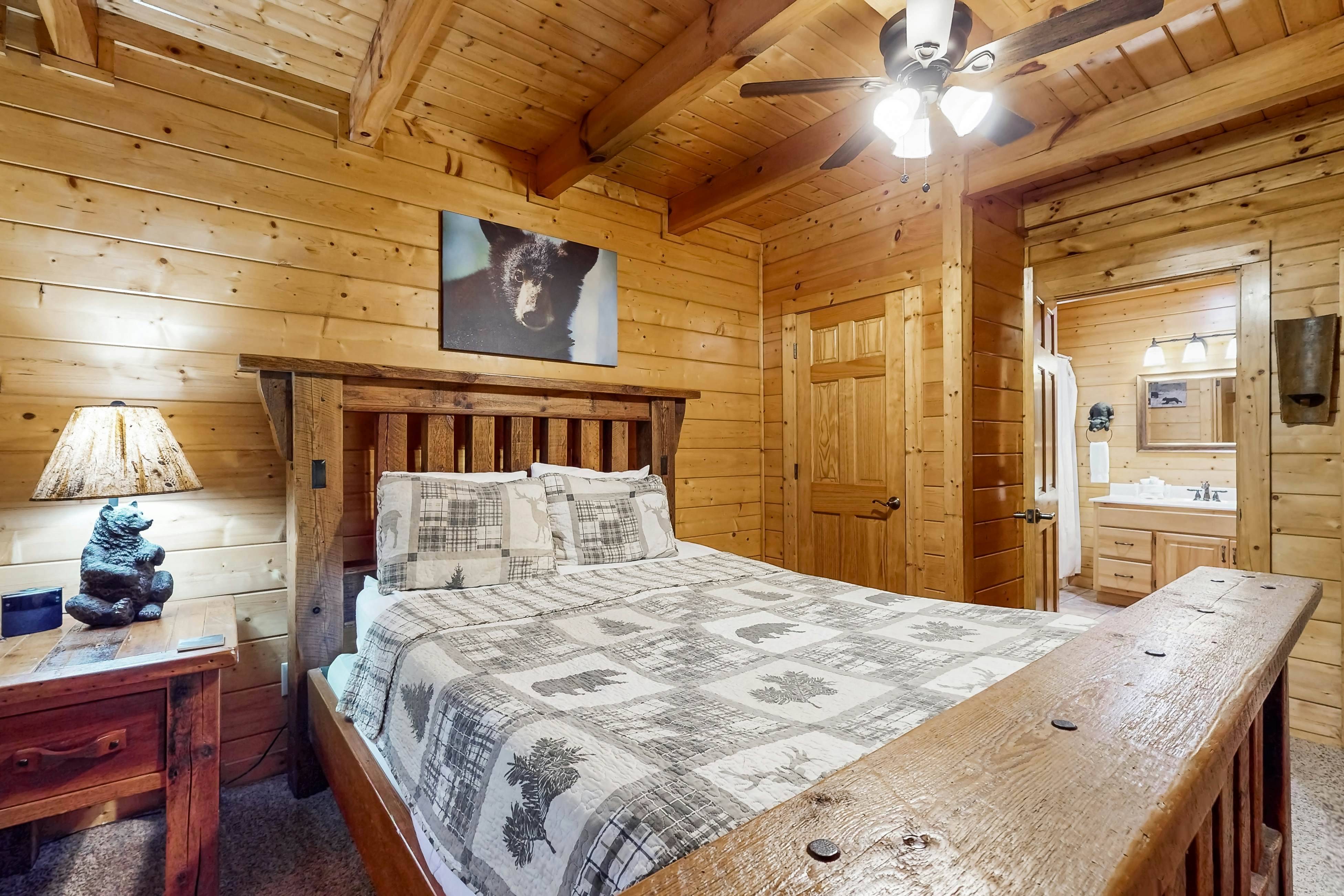 Woodland Cabin, Sleeps 11・Hot Tub・Deck・Pool Table