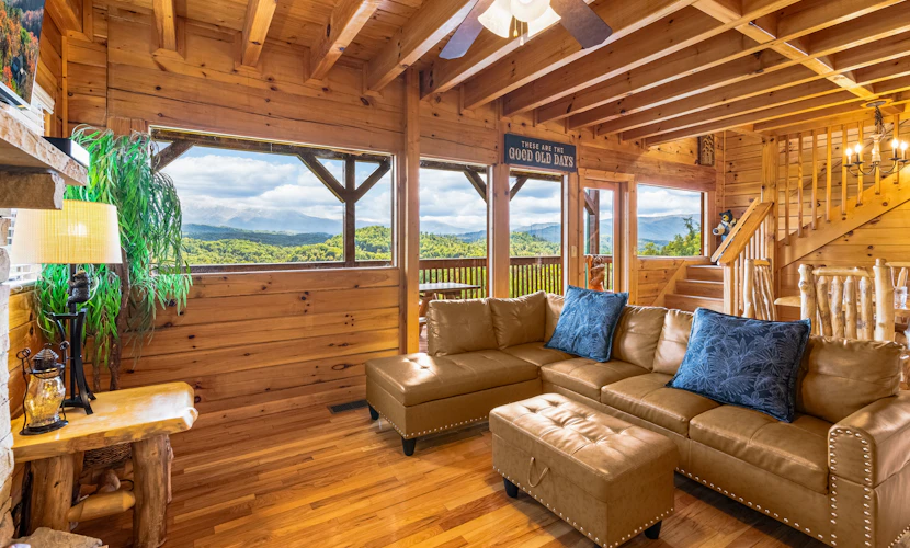 Log Cabin, Sleeps 6, Stunning Mtn View, Hot Tub, Pool