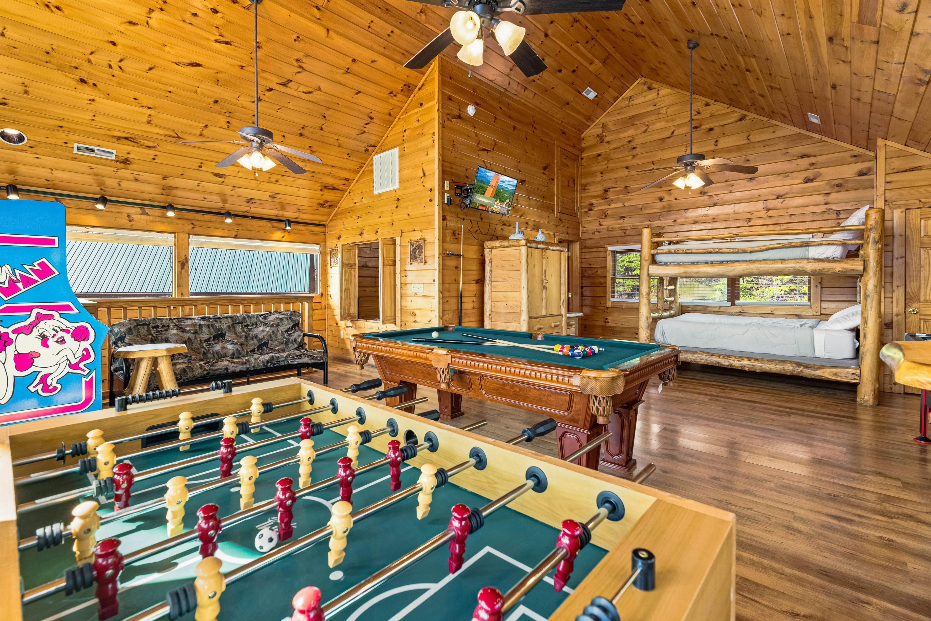 Log Cabin, Sleeps 6・Stunning Mtn View・Hot Tub・Pool