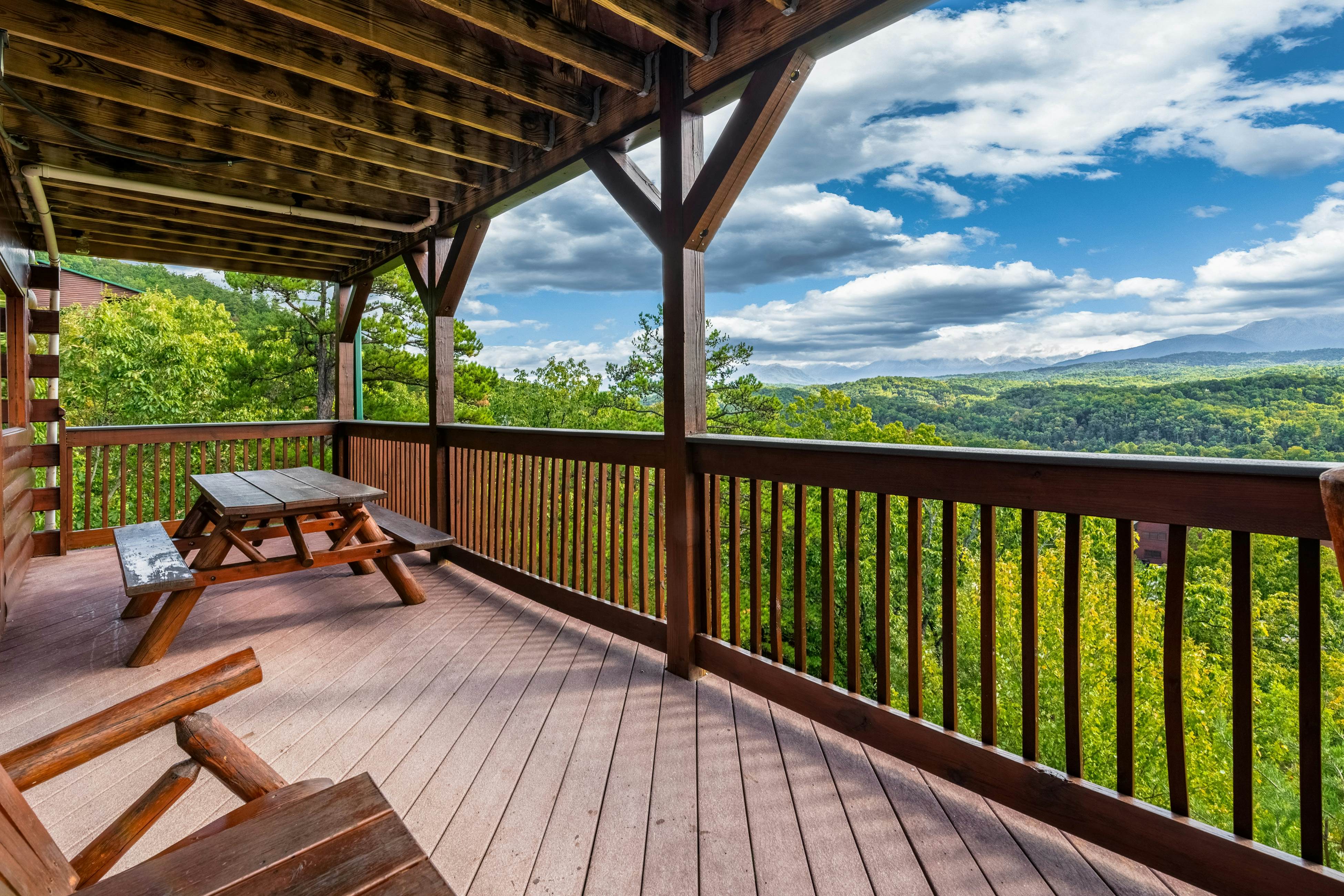 Log Cabin, Sleeps 6・Stunning Mtn View・Hot Tub・Pool