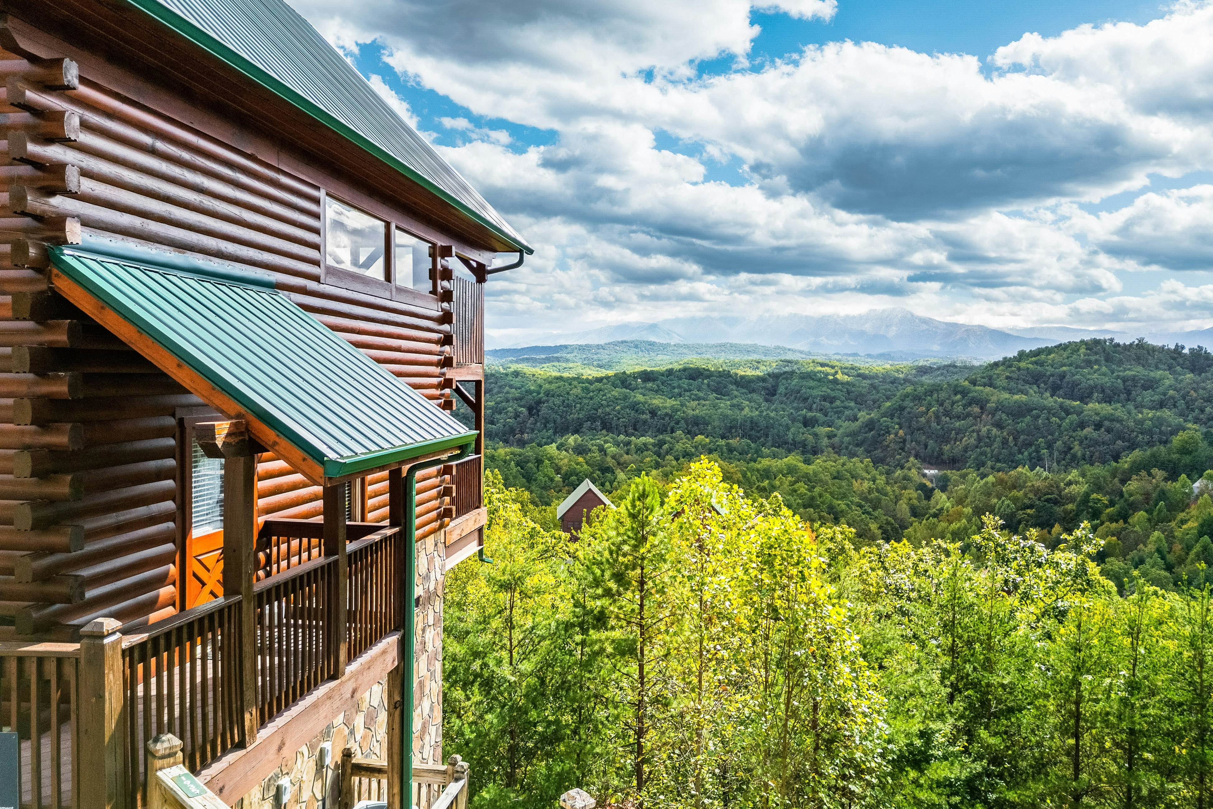 Log Cabin, Sleeps 6・Stunning Mtn View・Hot Tub・Pool