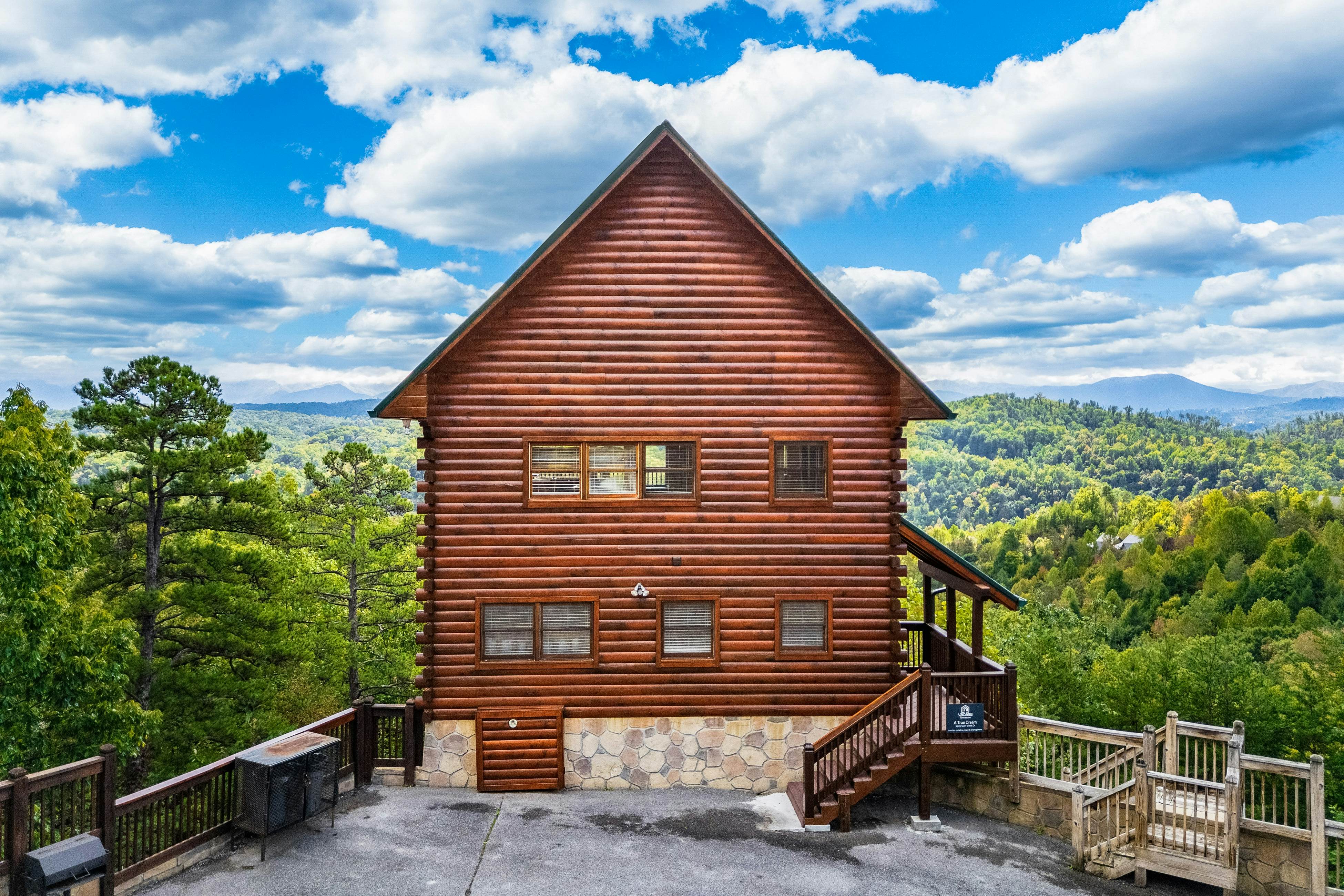Log Cabin, Sleeps 6・Stunning Mtn View・Hot Tub・Pool