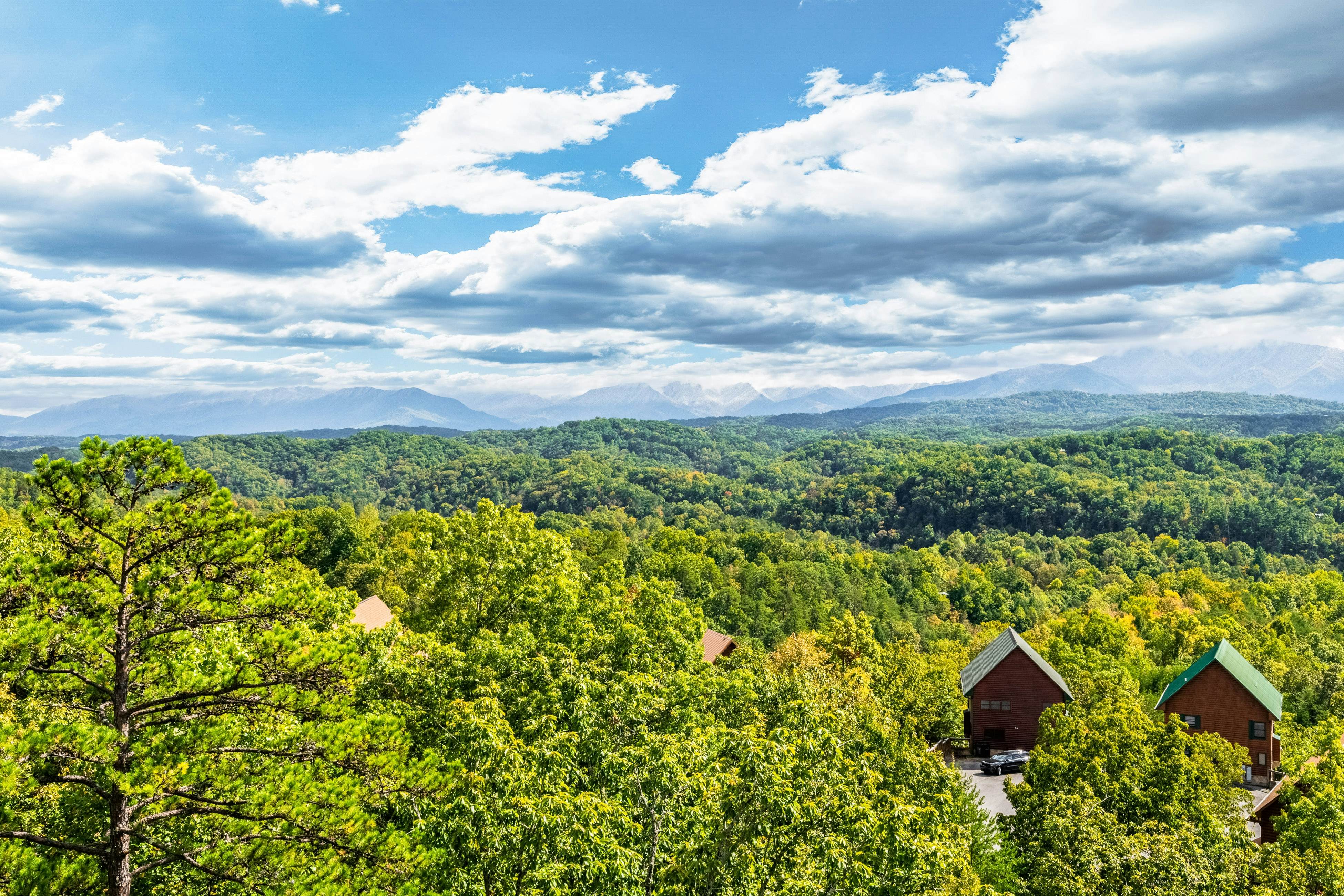 Log Cabin, Sleeps 6・Stunning Mtn View・Hot Tub・Pool