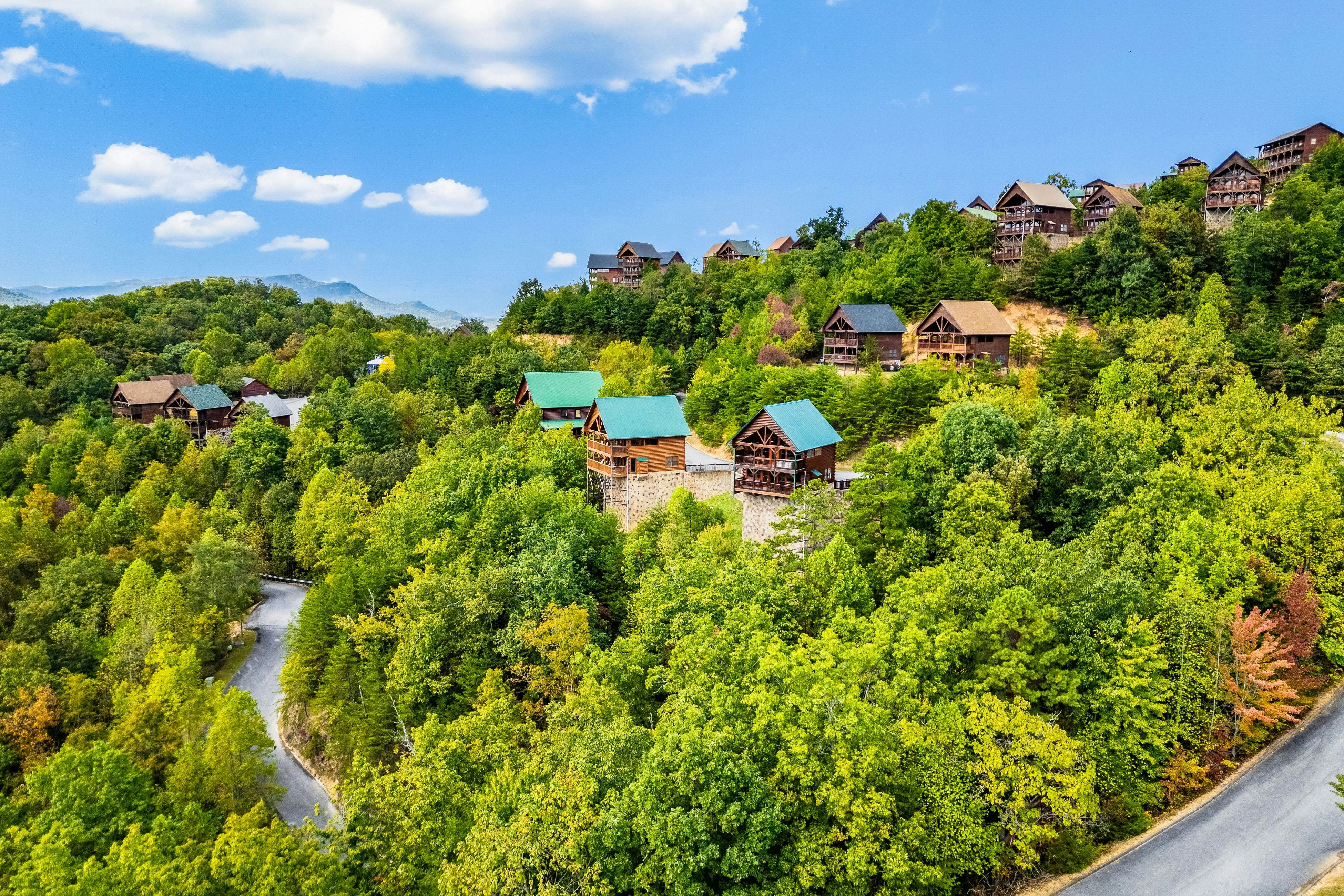 Log Cabin, Sleeps 6・Stunning Mtn View・Hot Tub・Pool